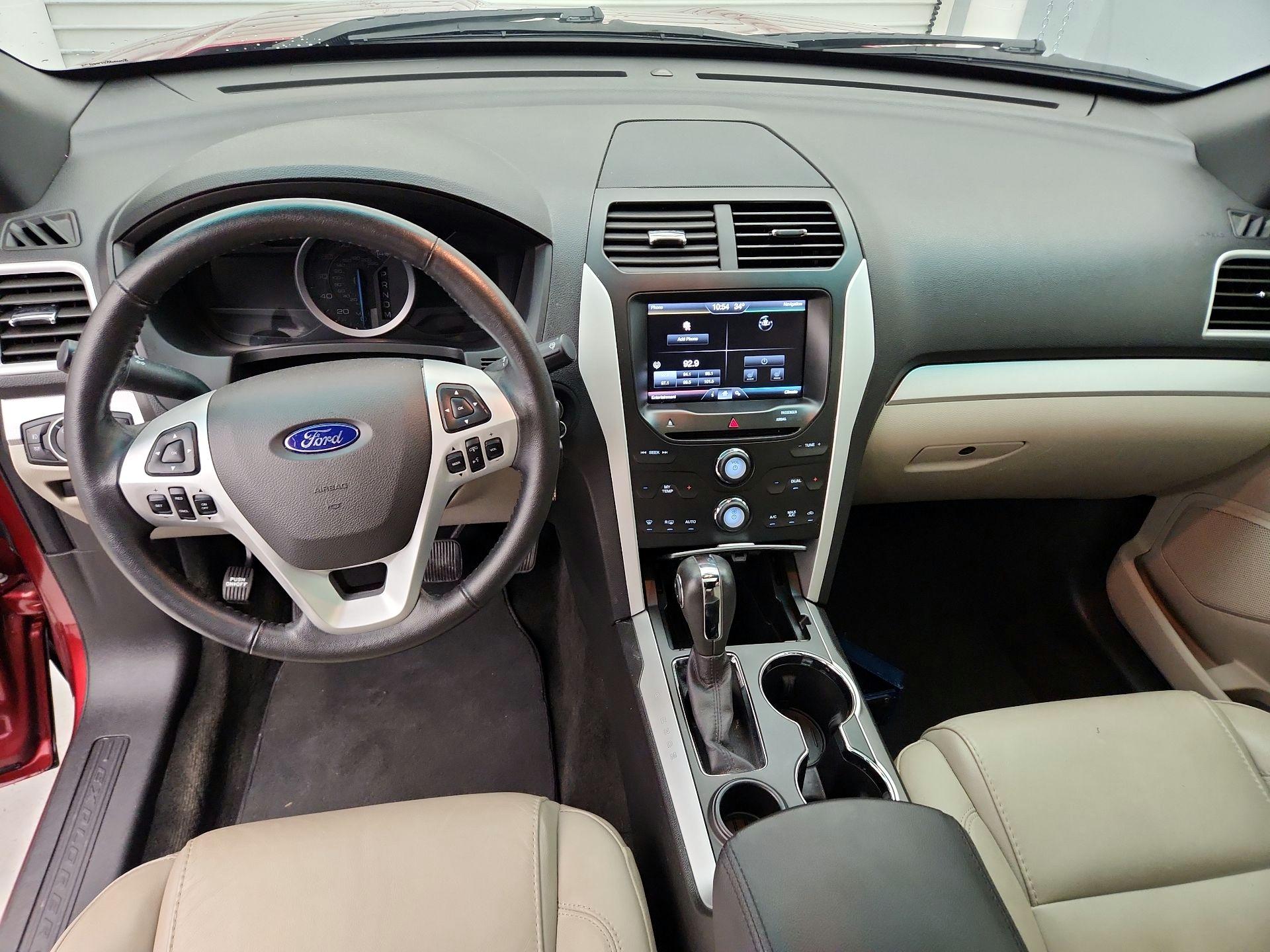 Thumbnail: 2015 Ford Explorer - 9