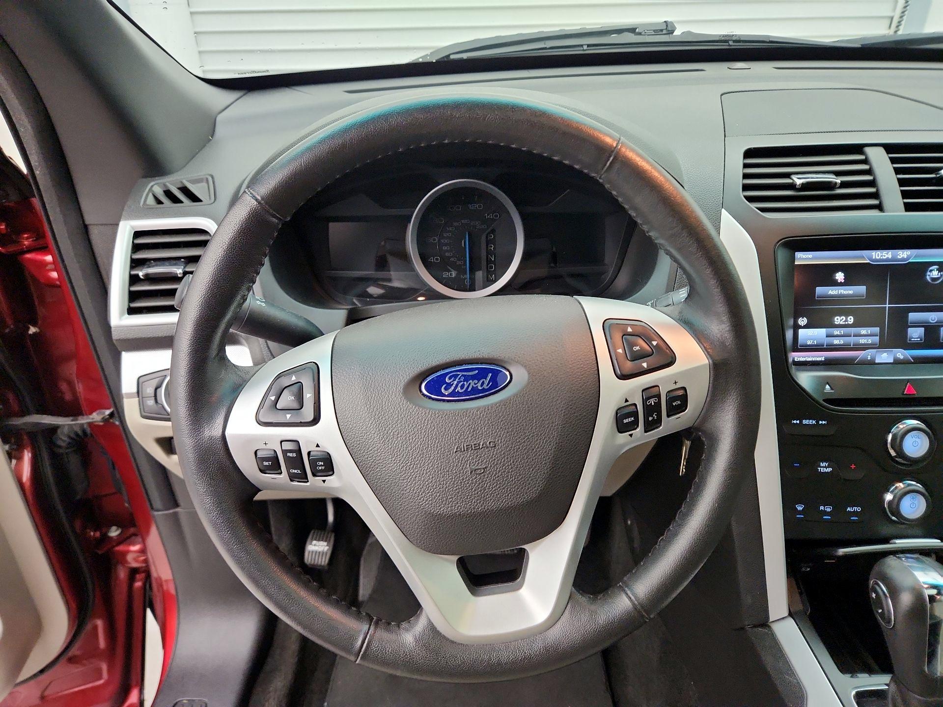 Thumbnail: 2015 Ford Explorer - 10