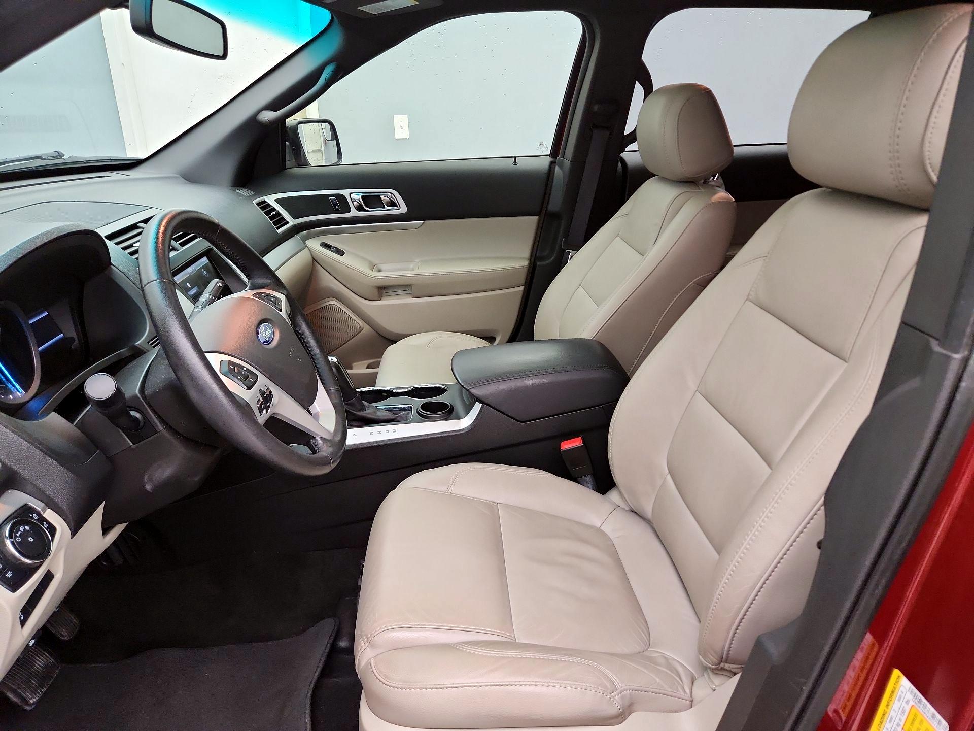 Thumbnail: 2015 Ford Explorer - 11