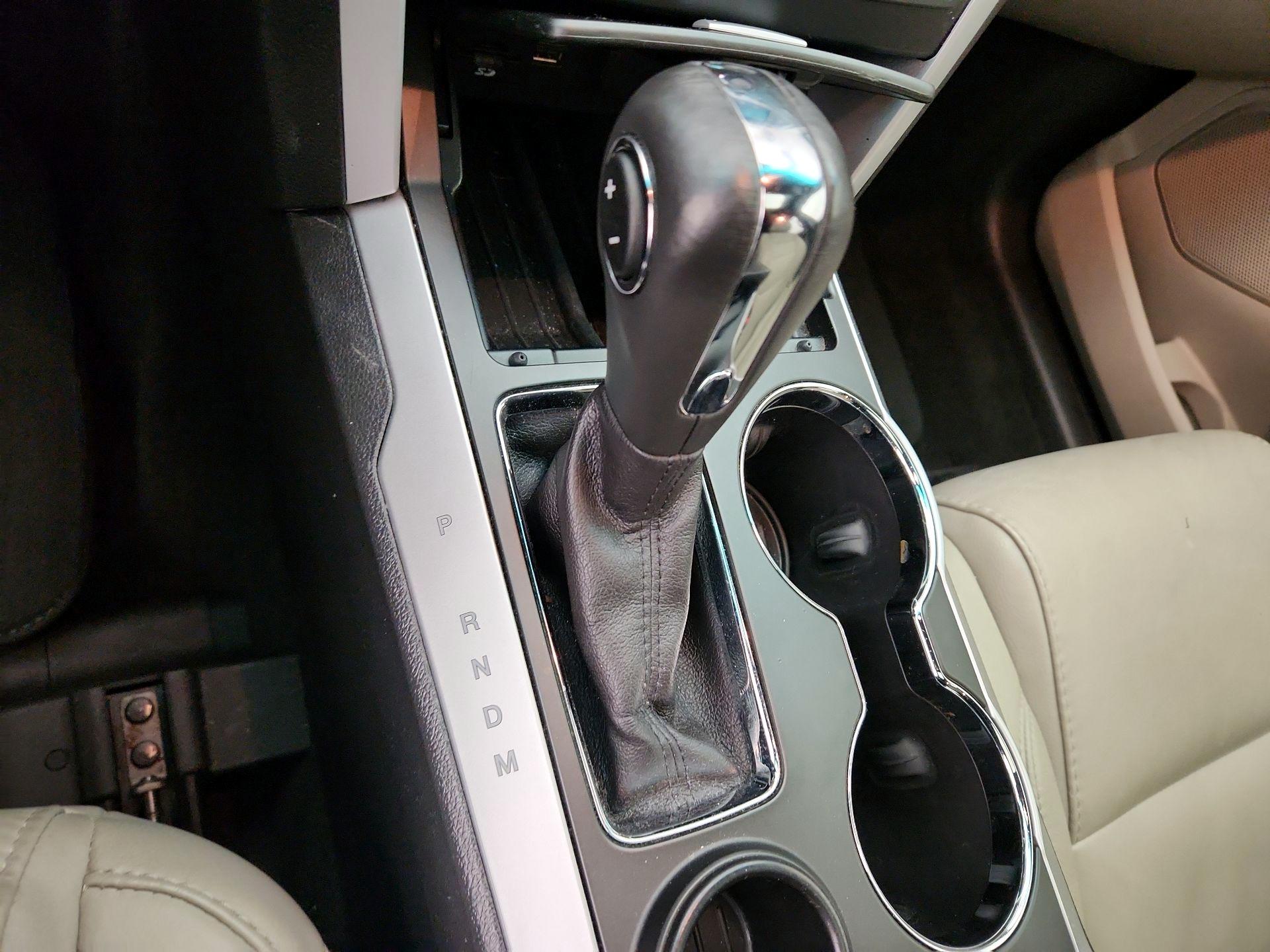 Thumbnail: 2015 Ford Explorer - 17