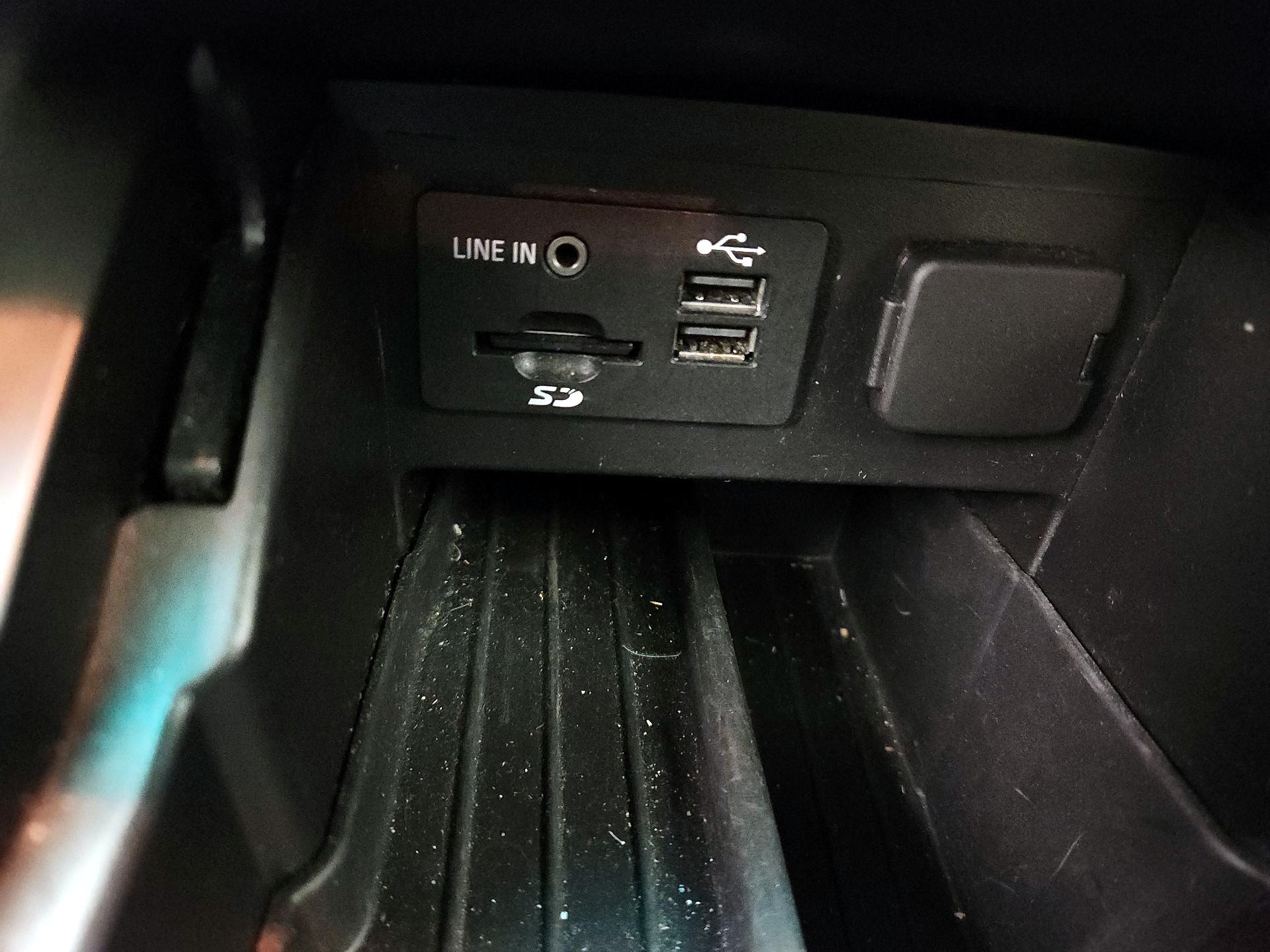 Thumbnail: 2015 Ford Explorer - 18