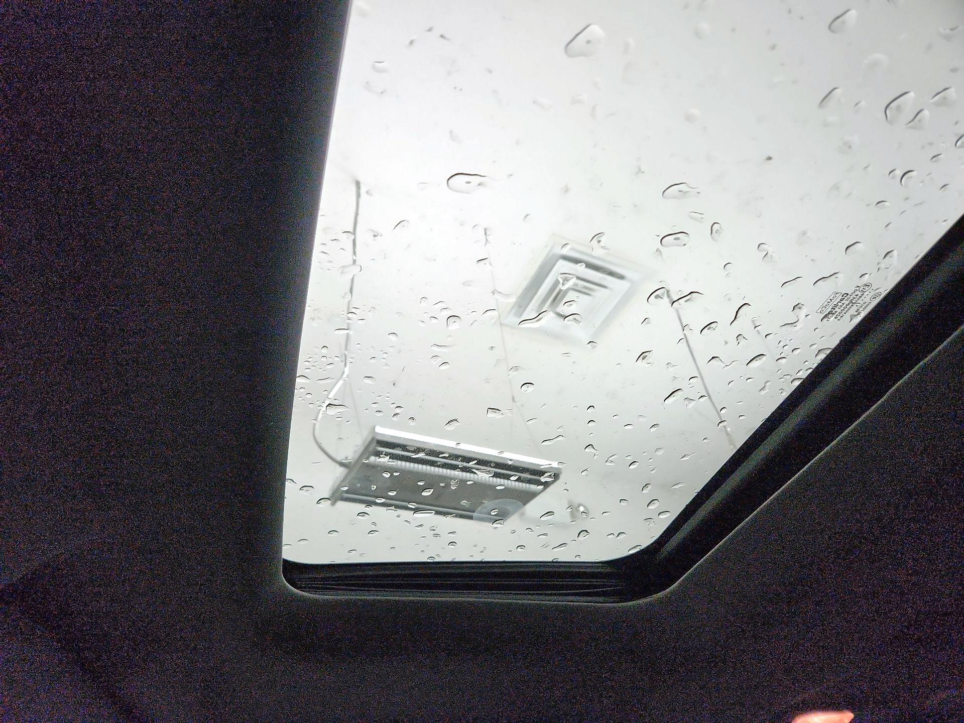 Thumbnail: 2015 Ford Explorer - 19