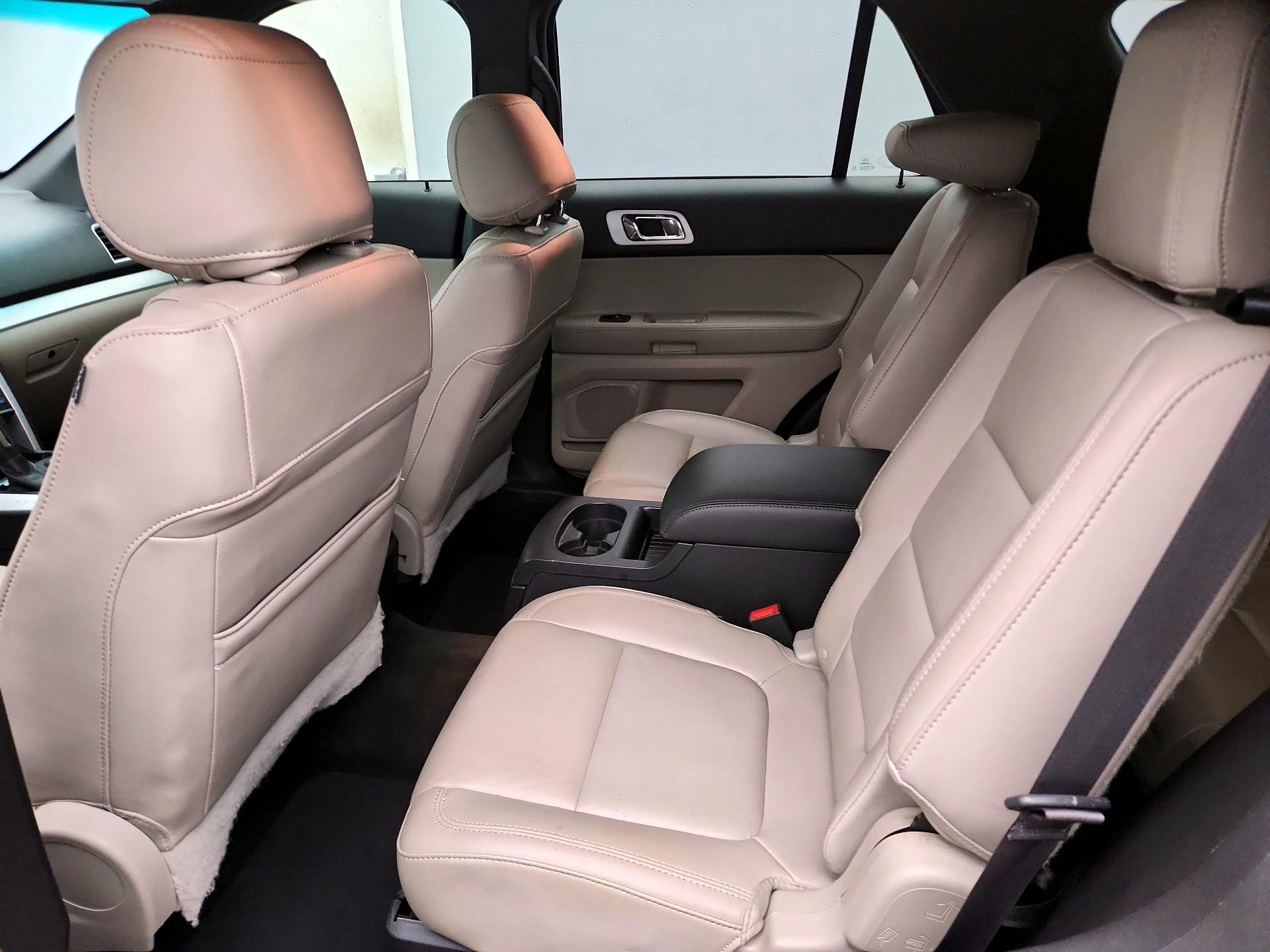 Thumbnail: 2015 Ford Explorer - 20