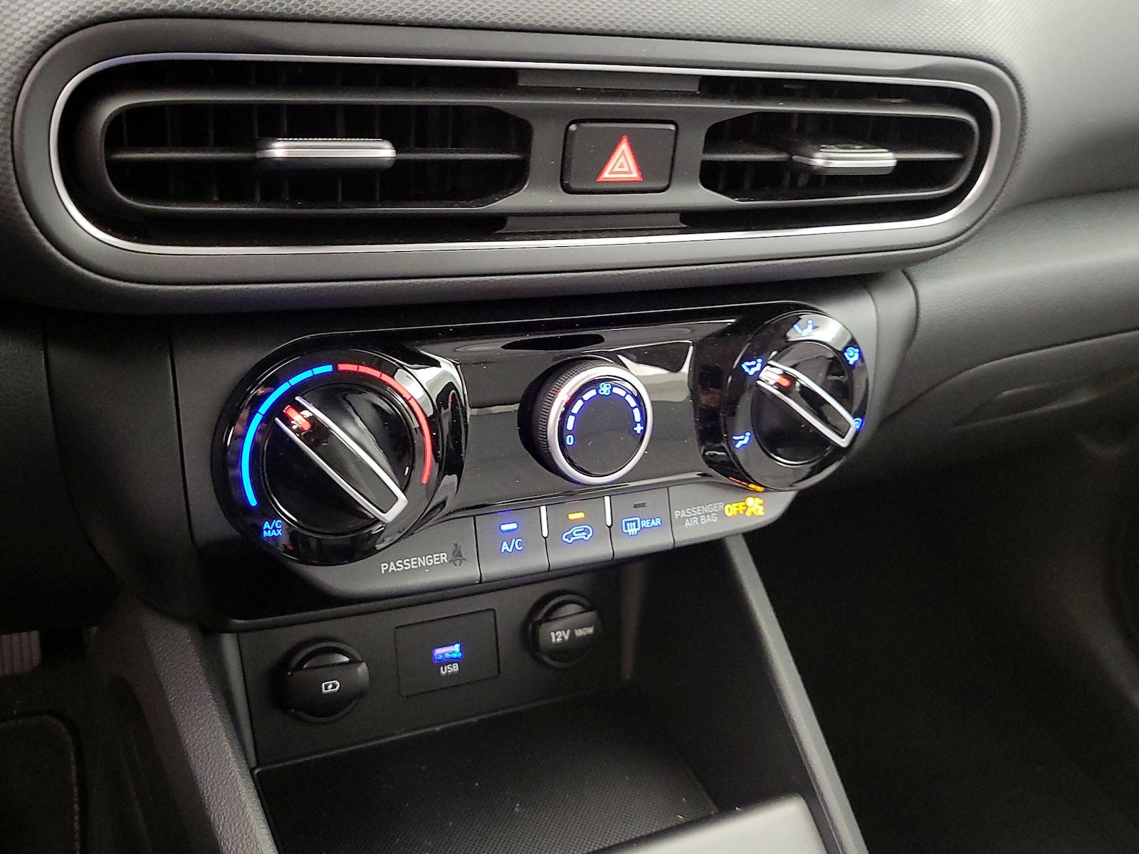 2023 Hyundai Kona SEL - Photo 17