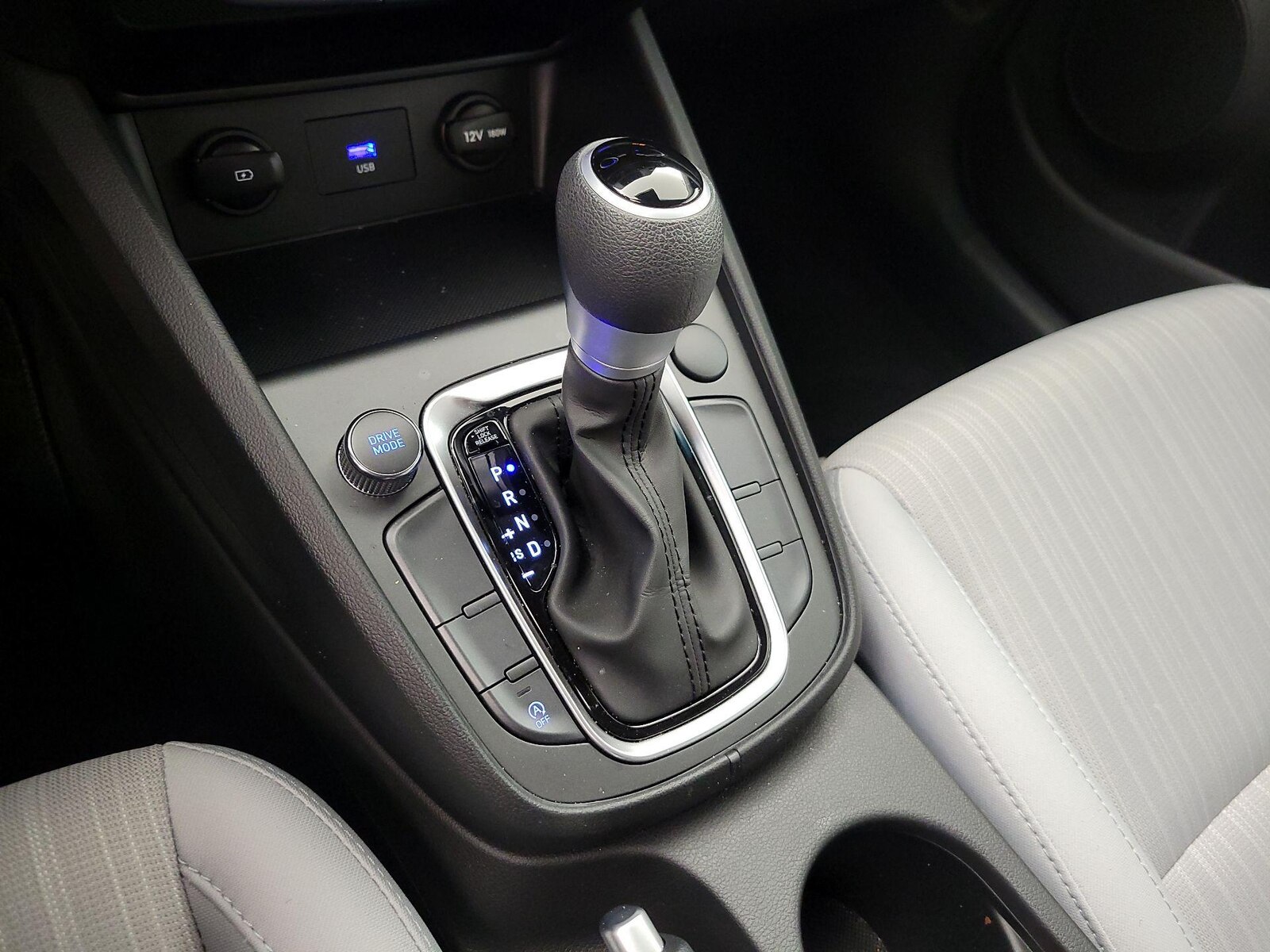 2023 Hyundai Kona SEL - Photo 18