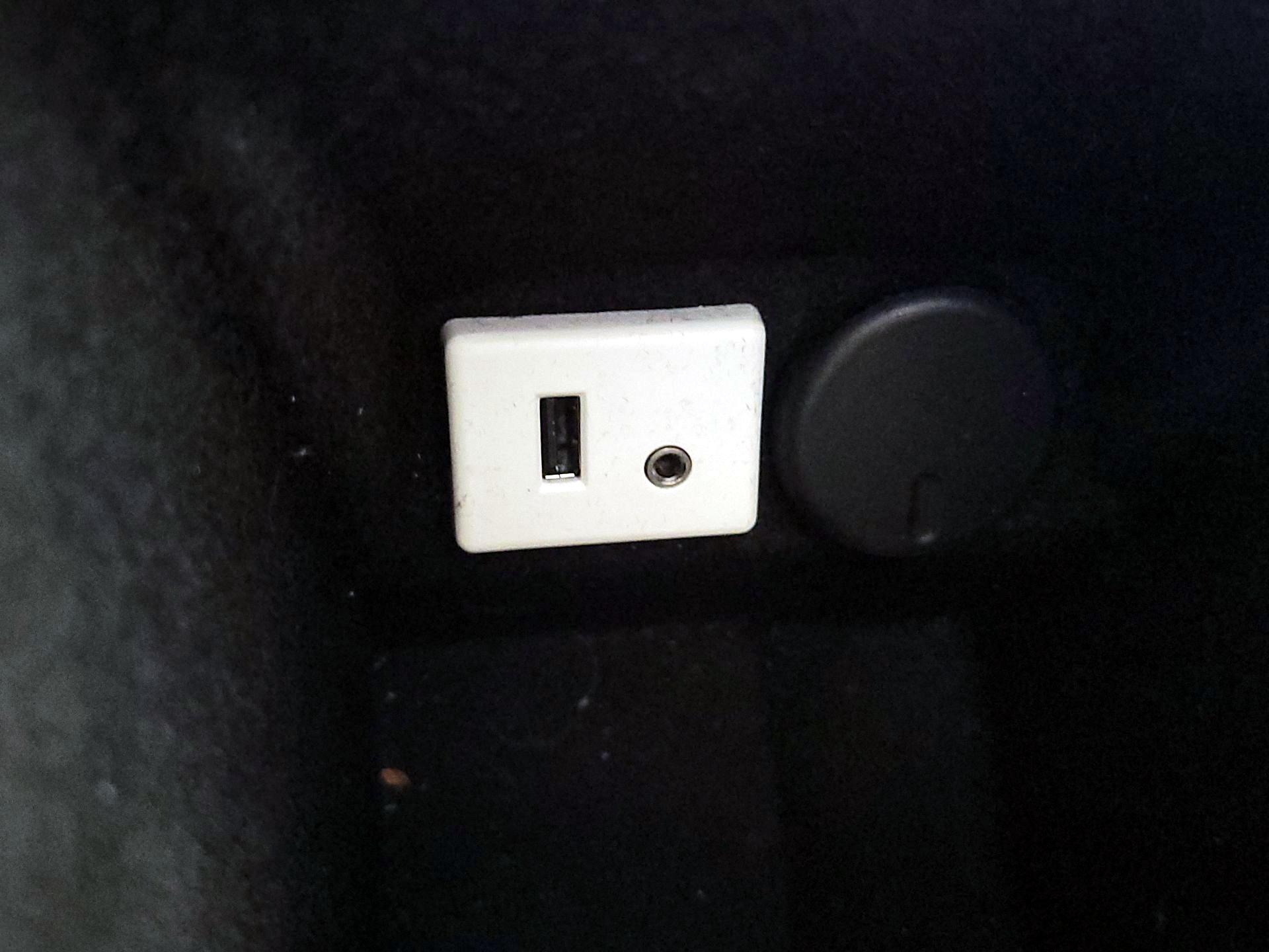 Thumbnail: 2016 Cadillac SRX - 19