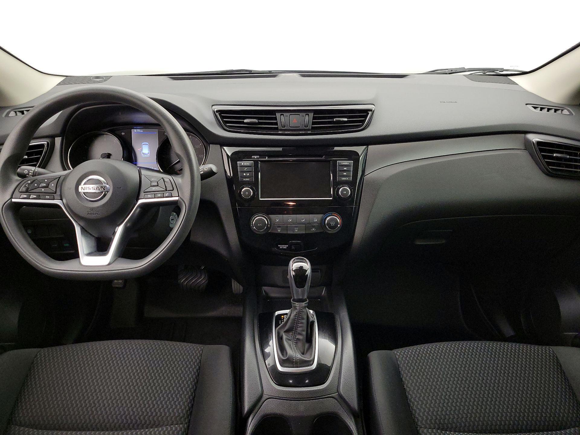 Thumbnail: 2020 Nissan Rogue Sport - 9