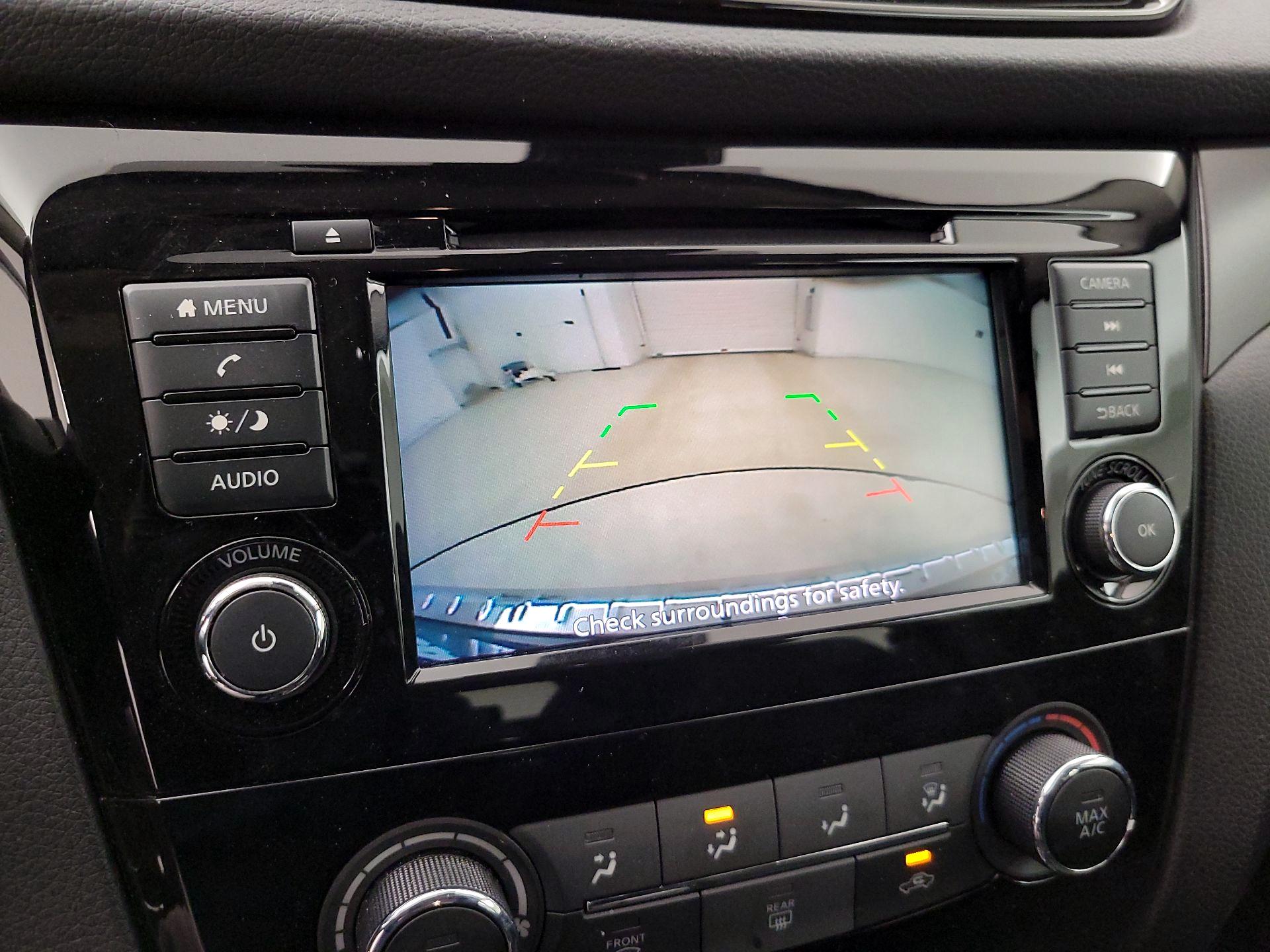 Thumbnail: 2020 Nissan Rogue Sport - 14