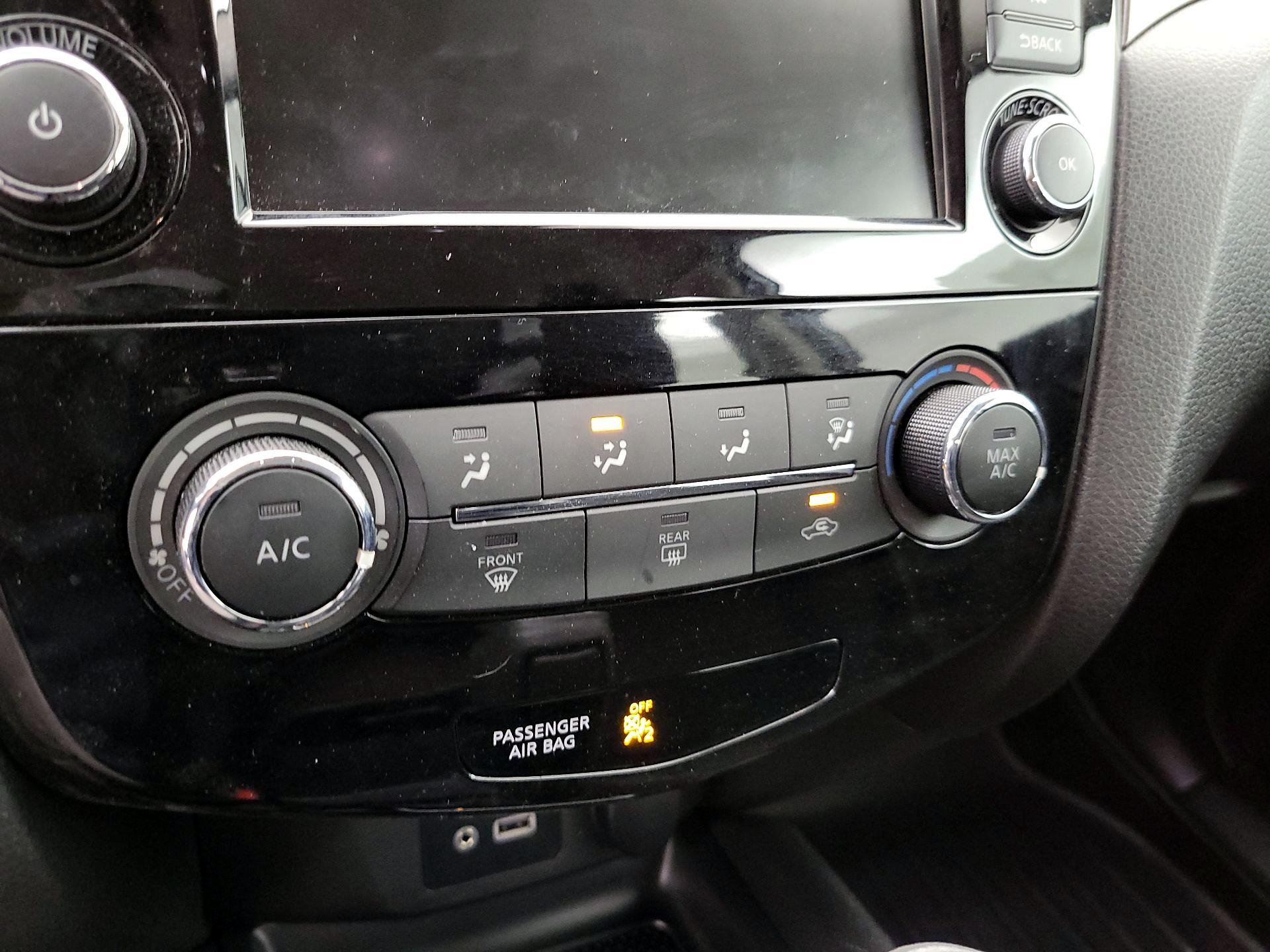 Thumbnail: 2020 Nissan Rogue Sport - 16