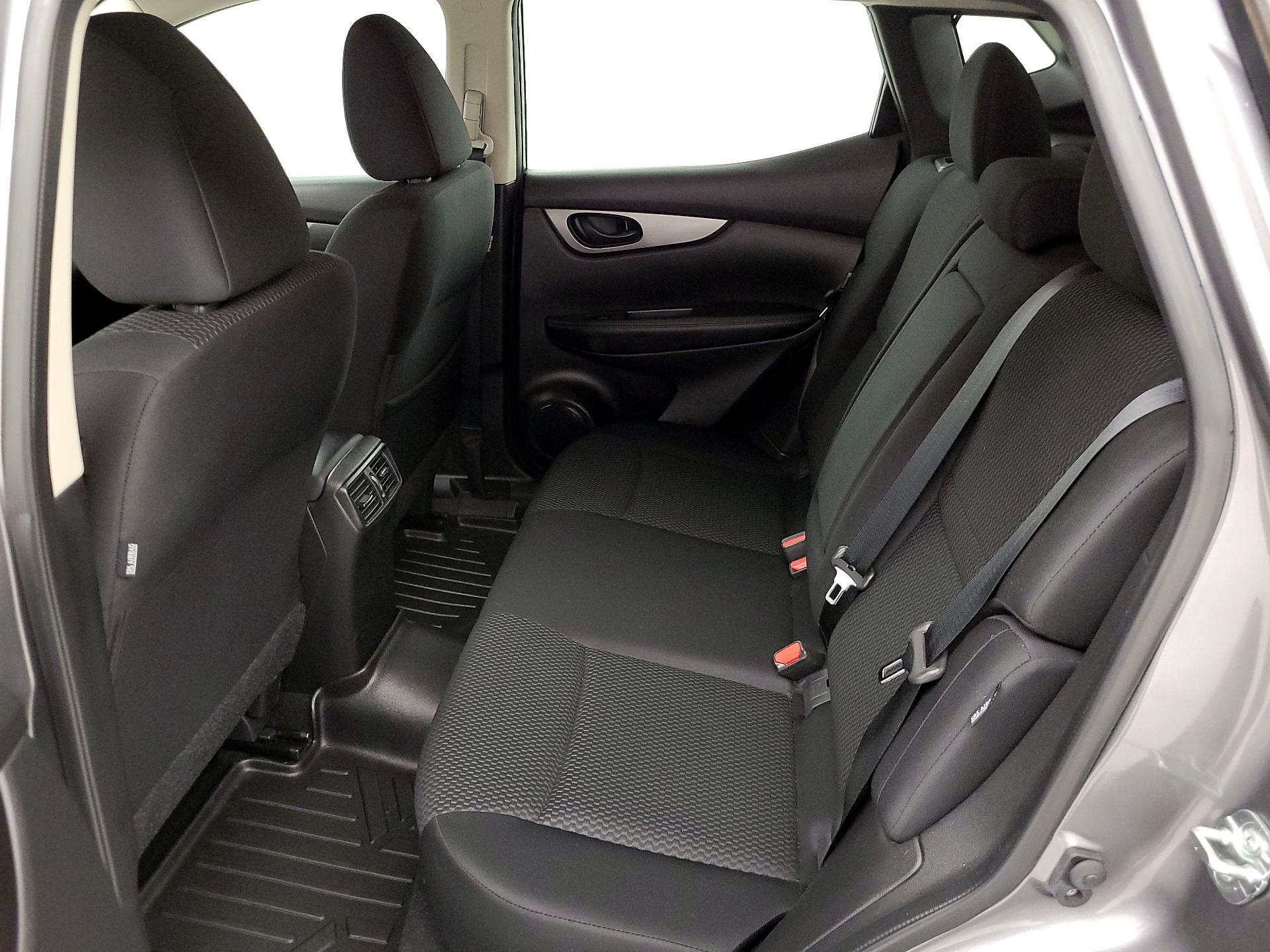 Thumbnail: 2020 Nissan Rogue Sport - 19