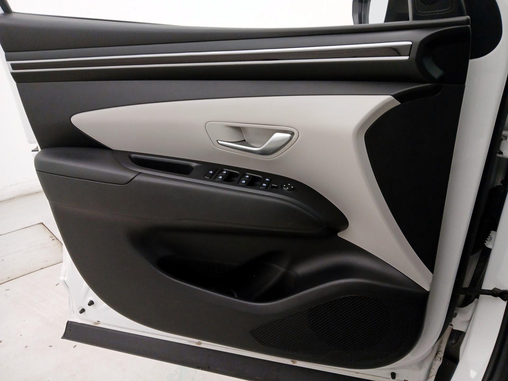 Thumbnail: 2023 Hyundai Tucson - 12