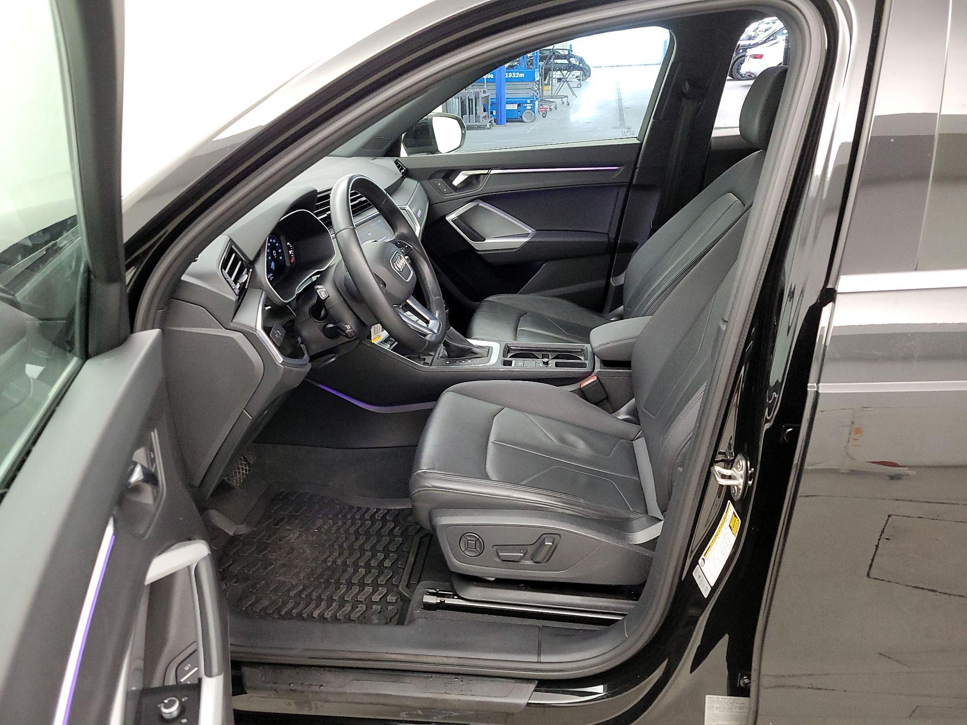 Thumbnail: 2022 Audi Q3 - 11