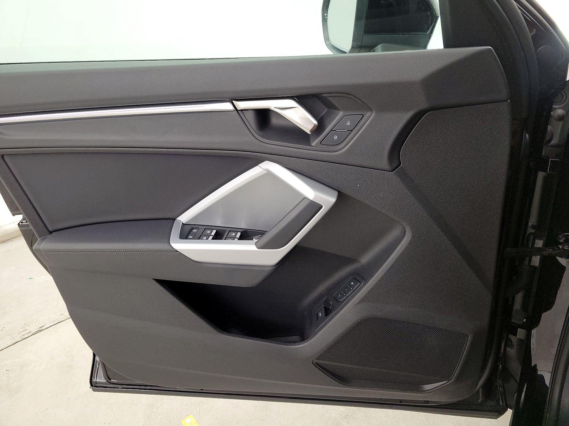 Thumbnail: 2022 Audi Q3 - 12