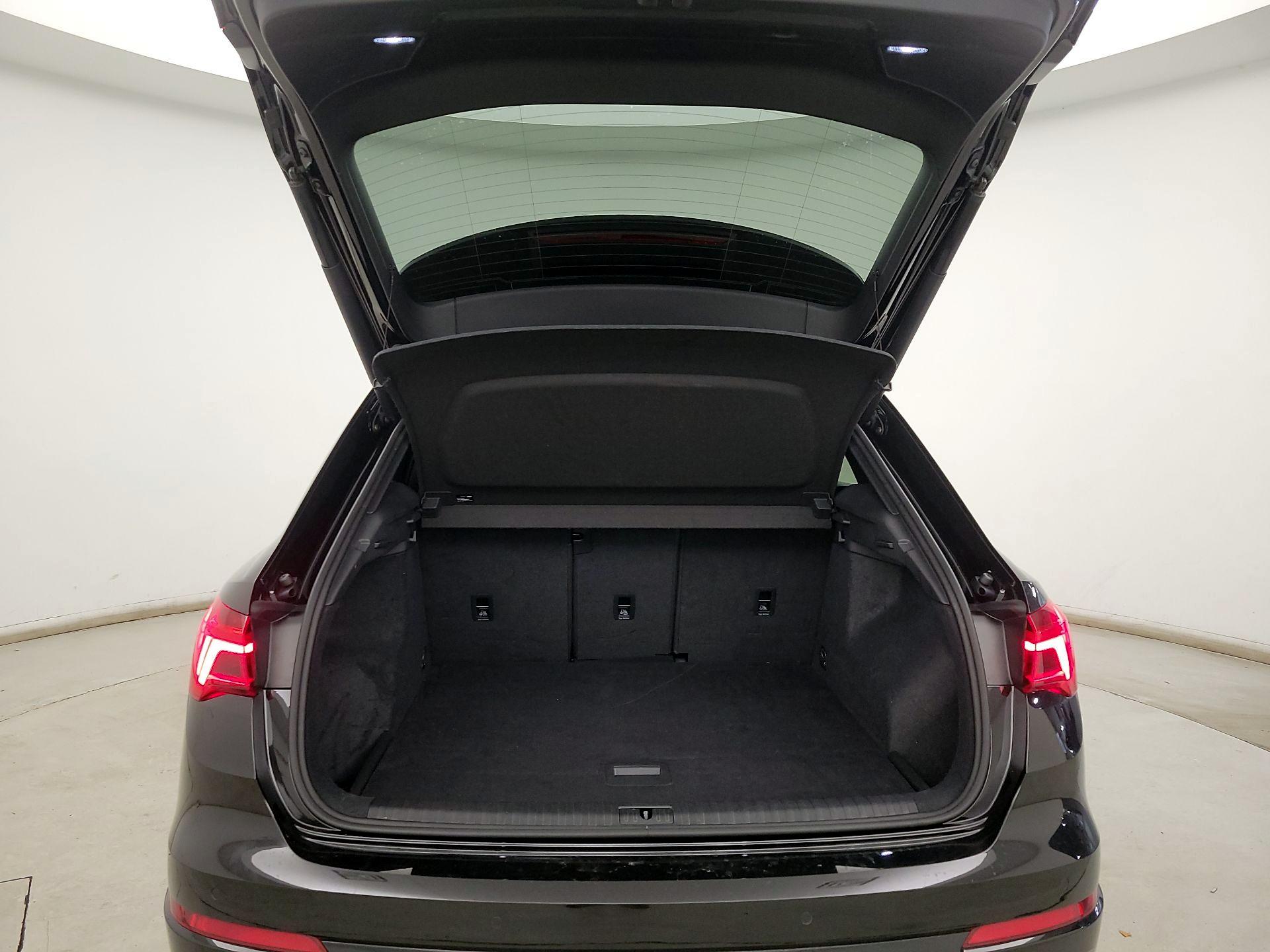 Thumbnail: 2022 Audi Q3 - 18