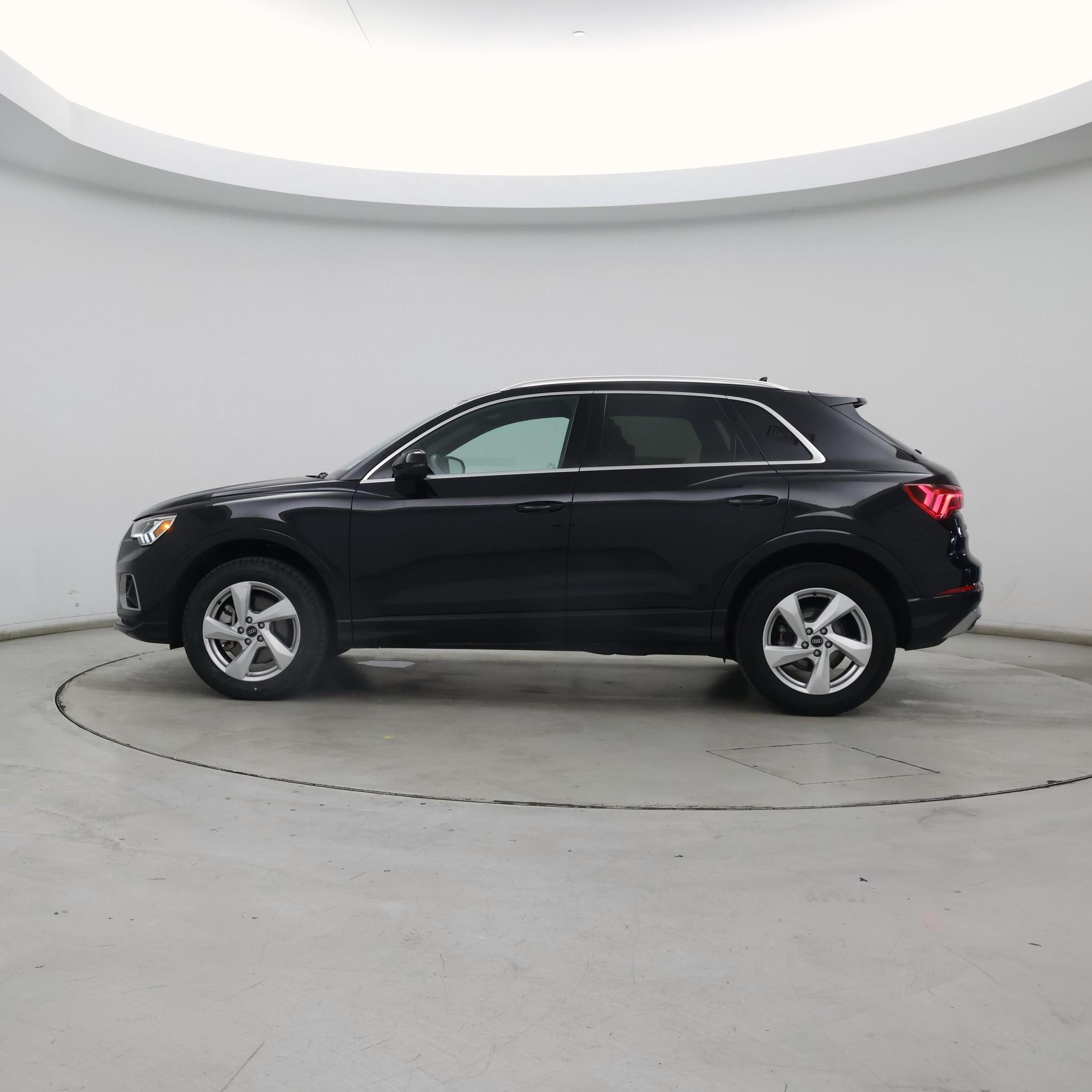 Thumbnail: 2022 Audi Q3 - 3