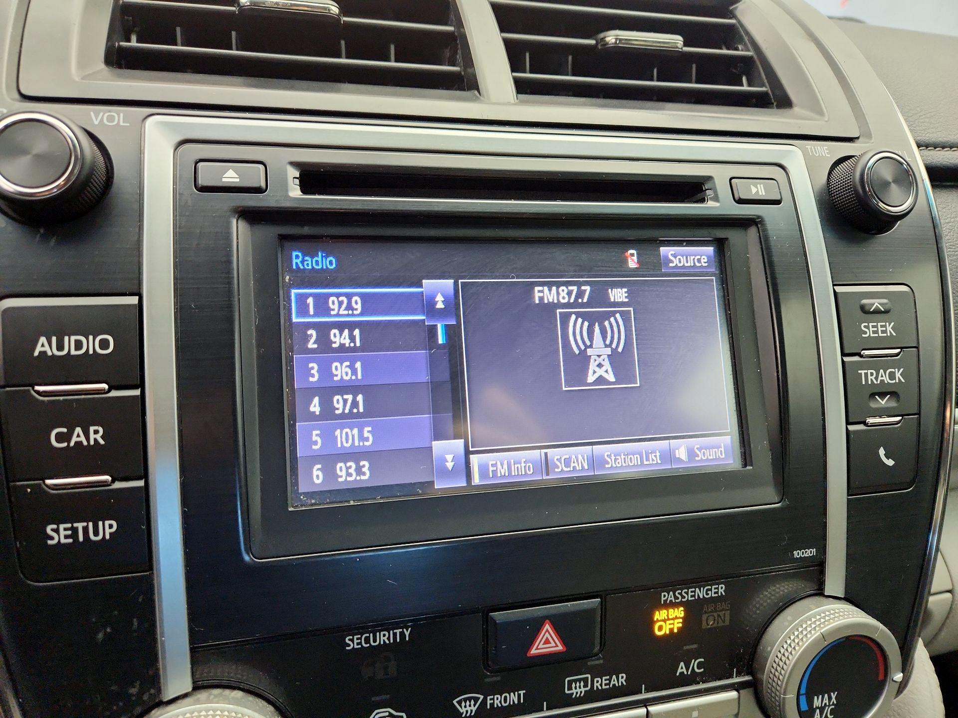 Thumbnail: 2014 Toyota Camry - 15