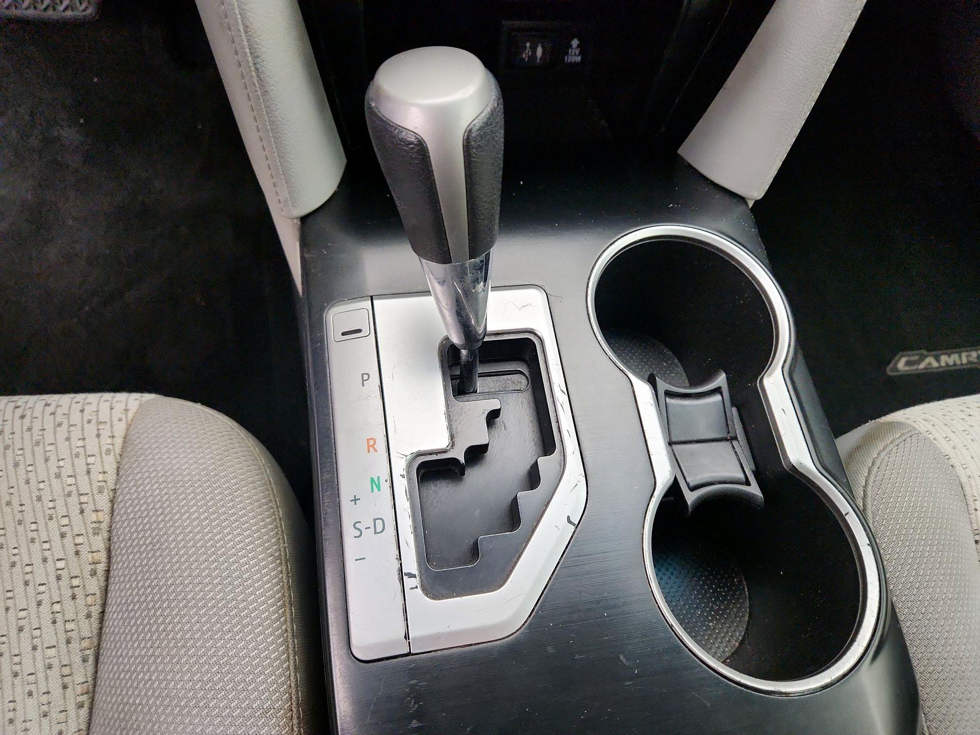 Thumbnail: 2014 Toyota Camry - 17