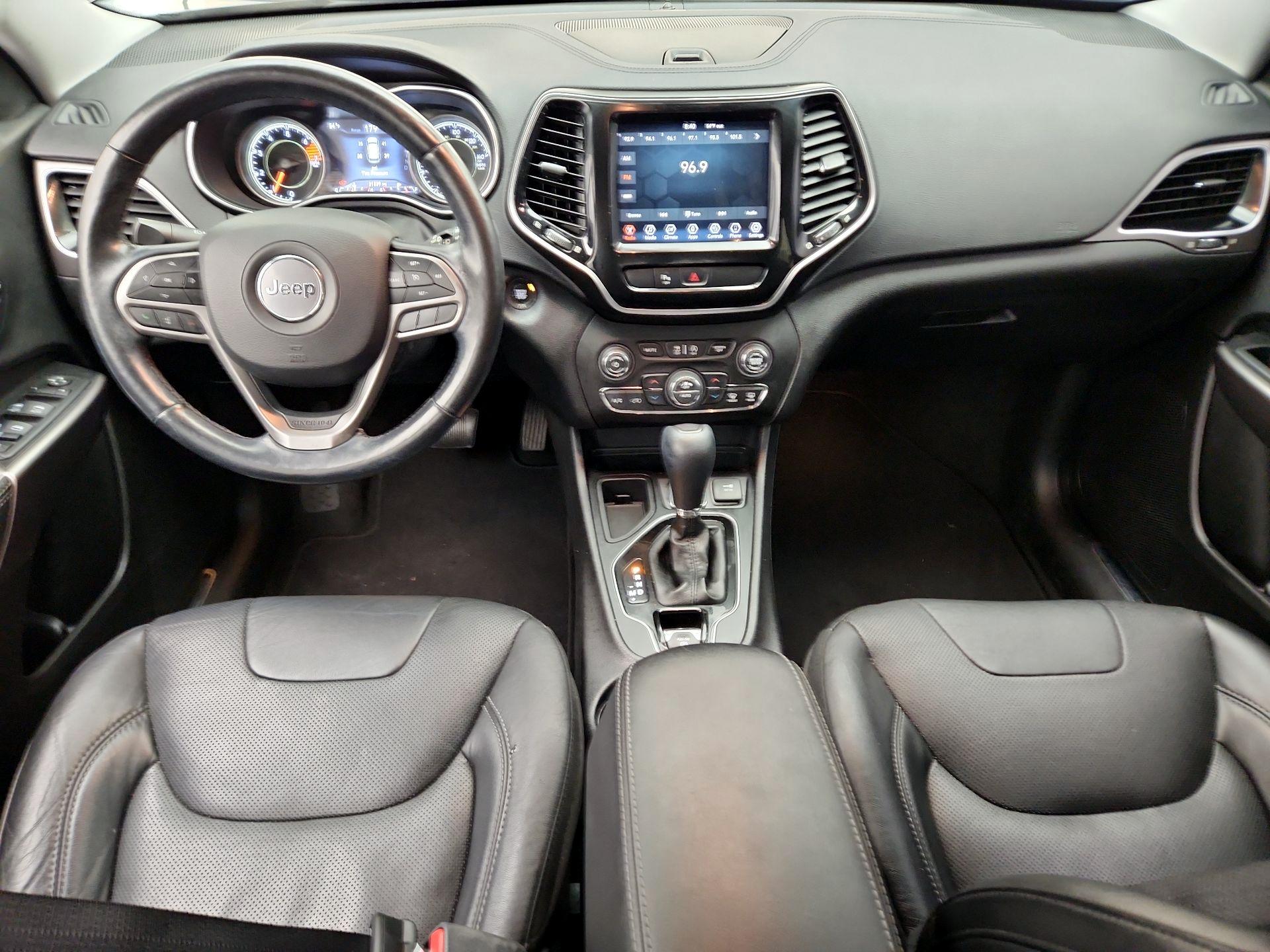 Thumbnail: 2019 Jeep Cherokee - 9