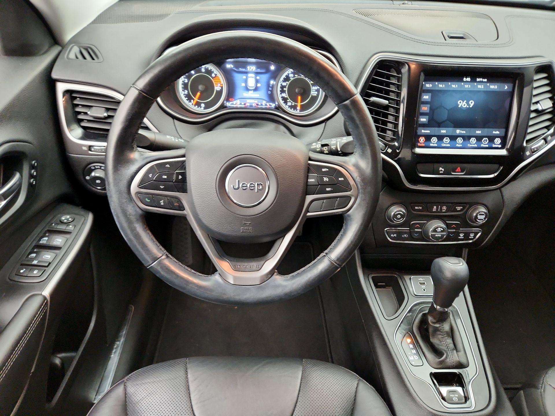 Thumbnail: 2019 Jeep Cherokee - 10