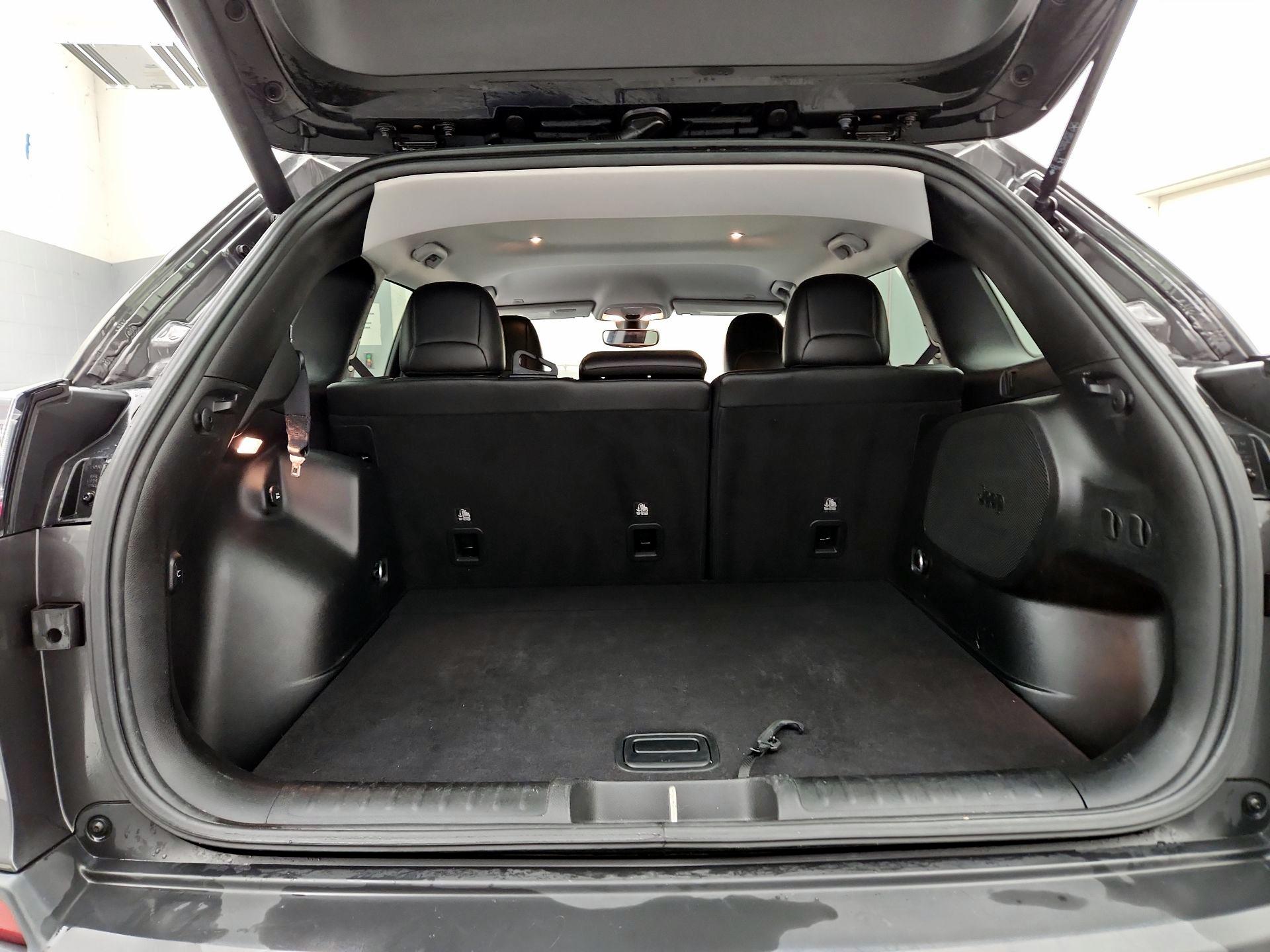 Thumbnail: 2019 Jeep Cherokee - 20