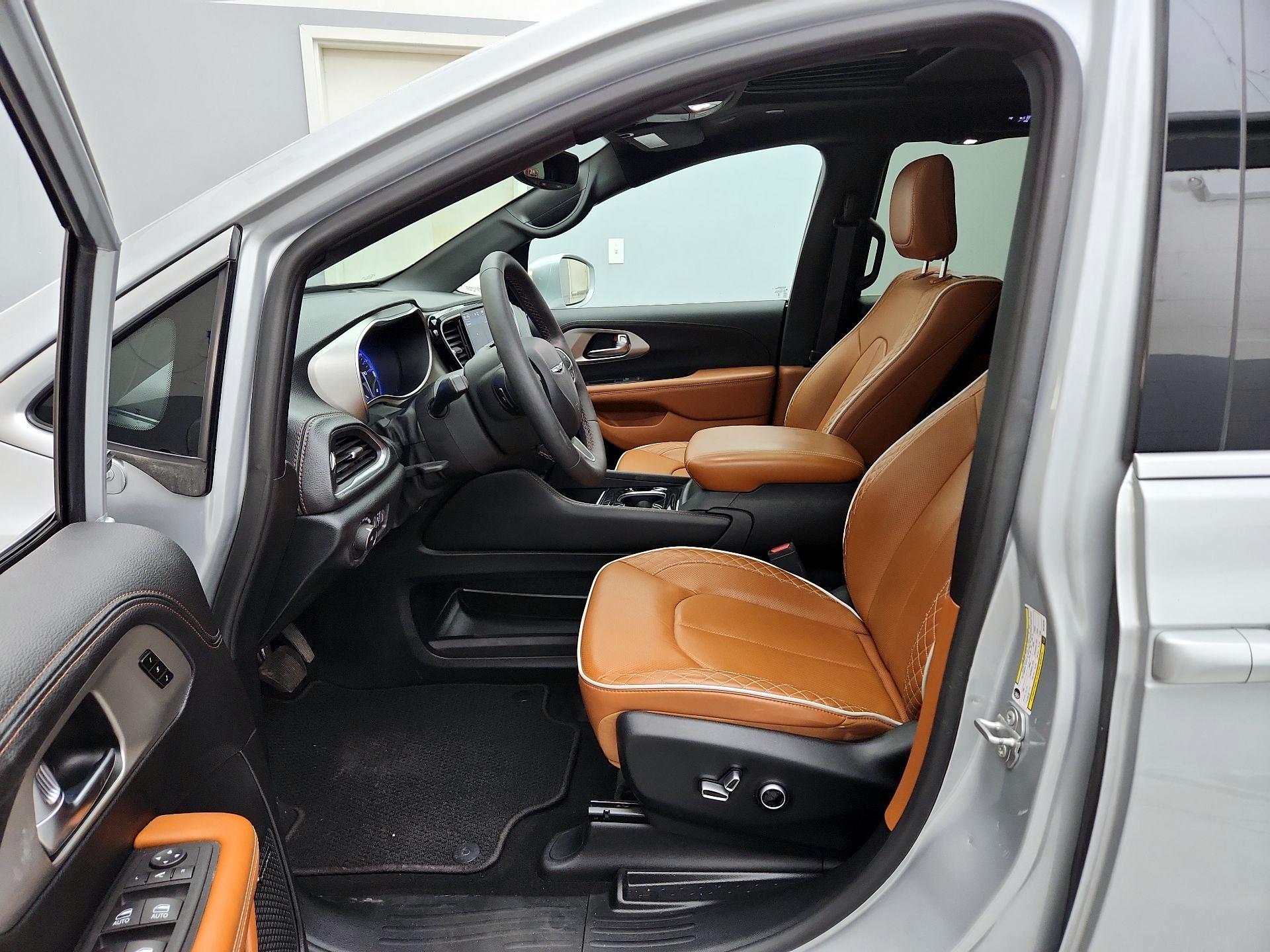 Thumbnail: 2024 Chrysler Pacifica - 11