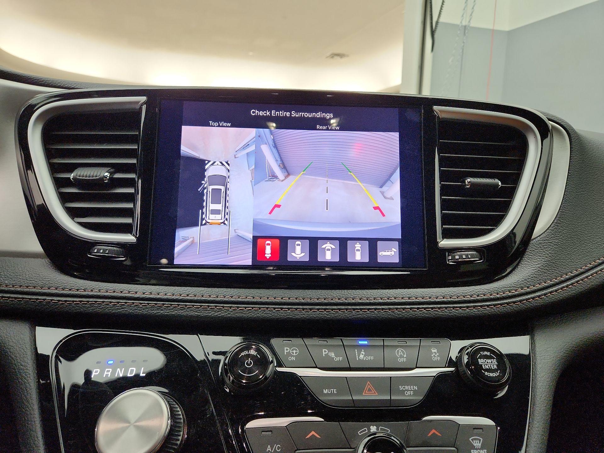 Thumbnail: 2024 Chrysler Pacifica - 15