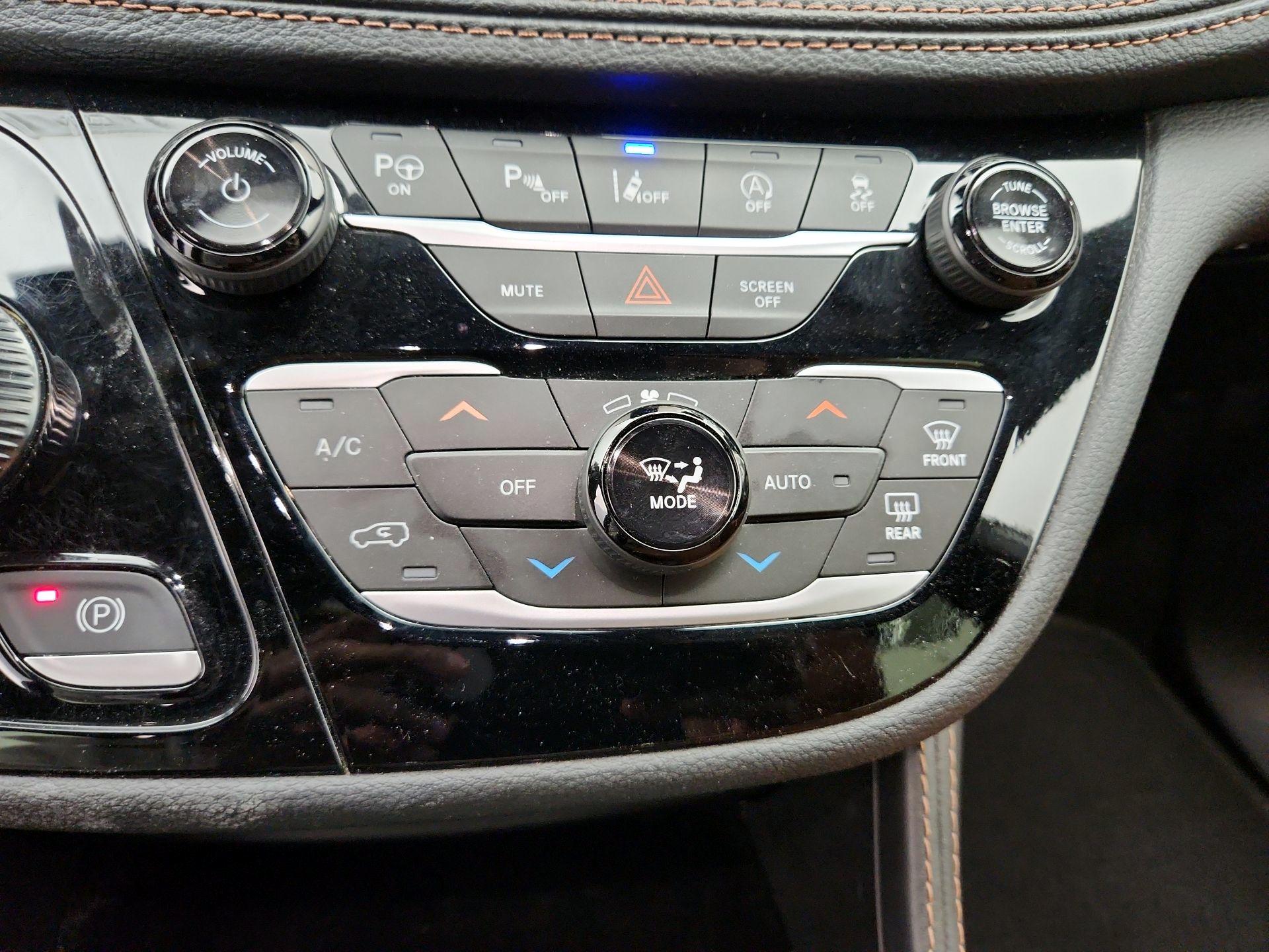 Thumbnail: 2024 Chrysler Pacifica - 17