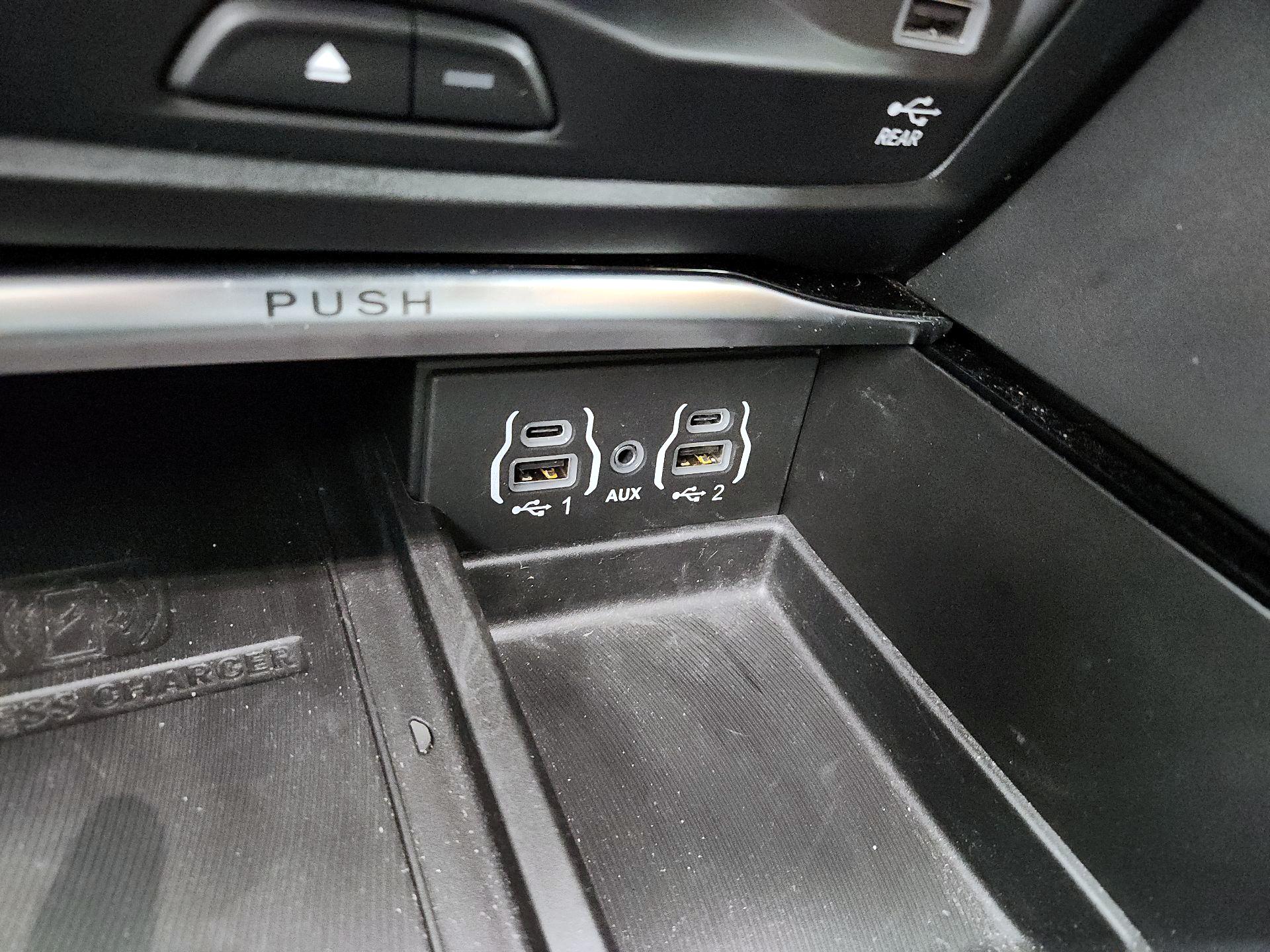 Thumbnail: 2024 Chrysler Pacifica - 19