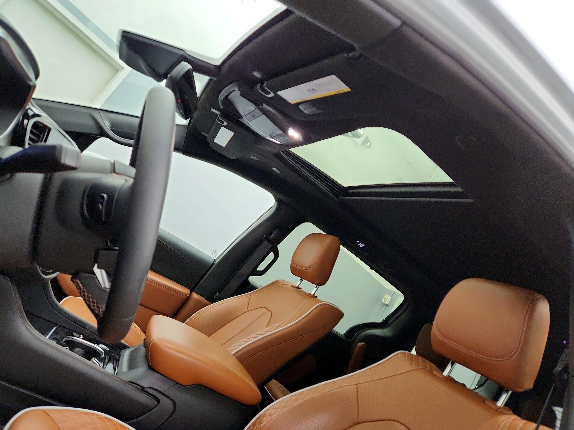 Thumbnail: 2024 Chrysler Pacifica - 20