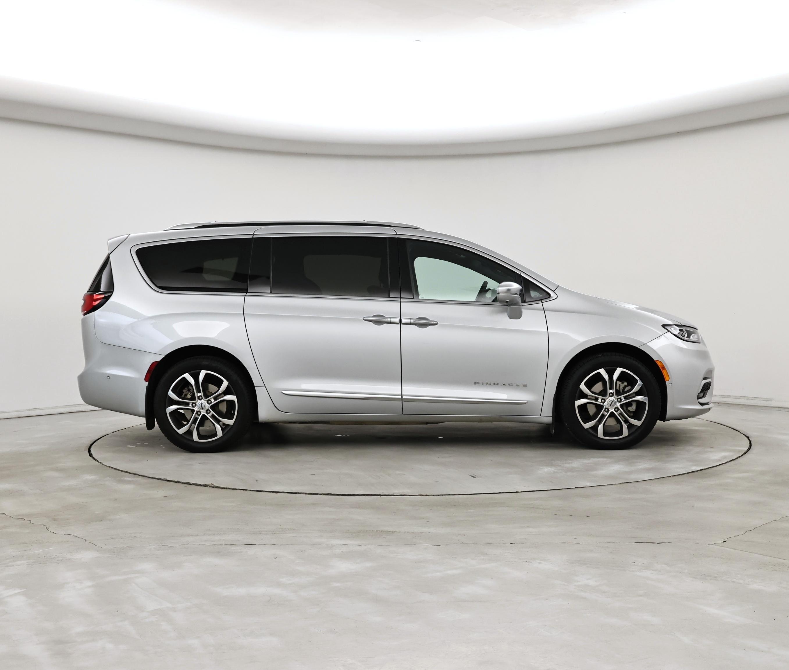 Thumbnail: 2024 Chrysler Pacifica - 7