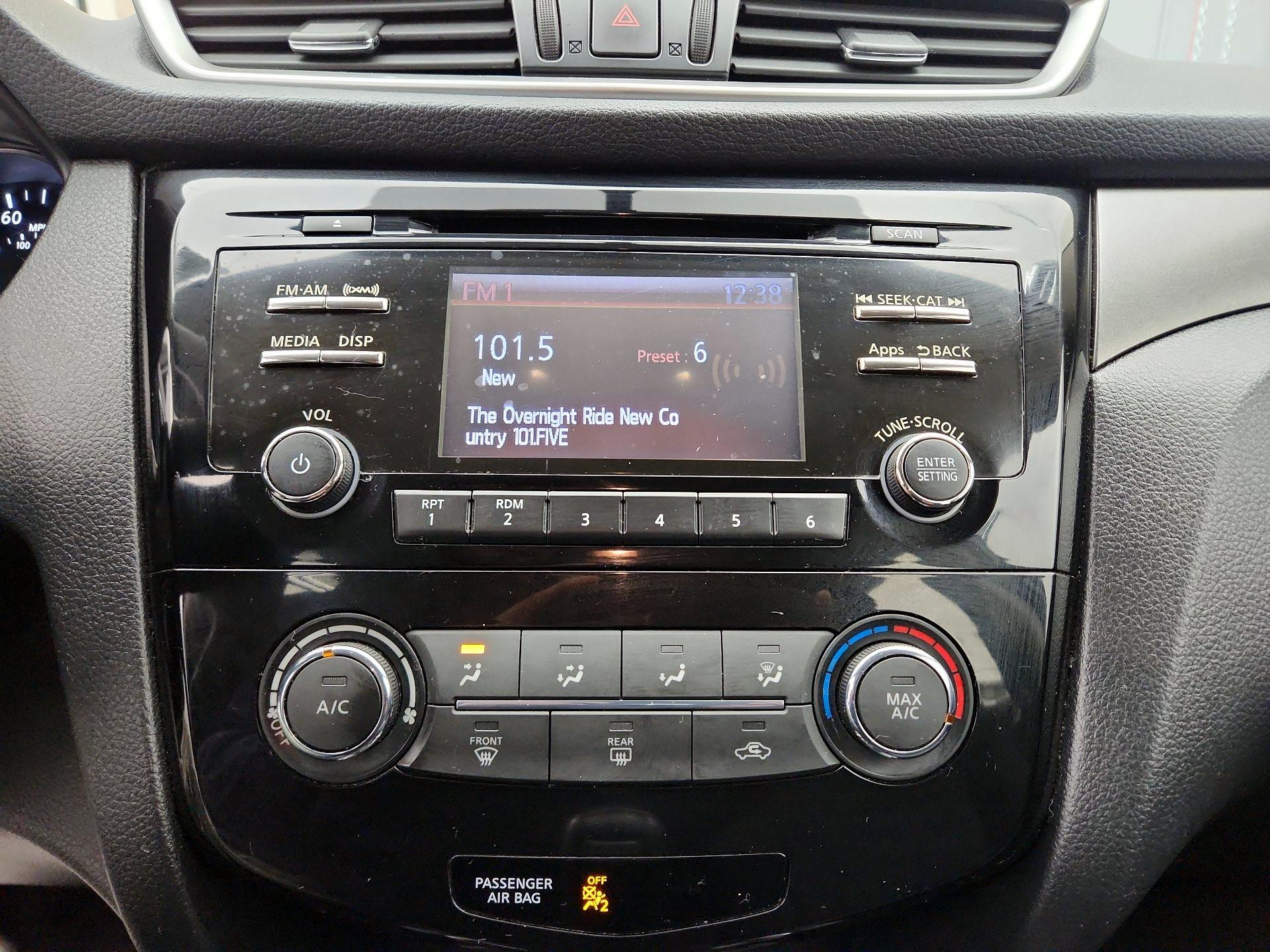 Thumbnail: 2015 Nissan Rogue - 15