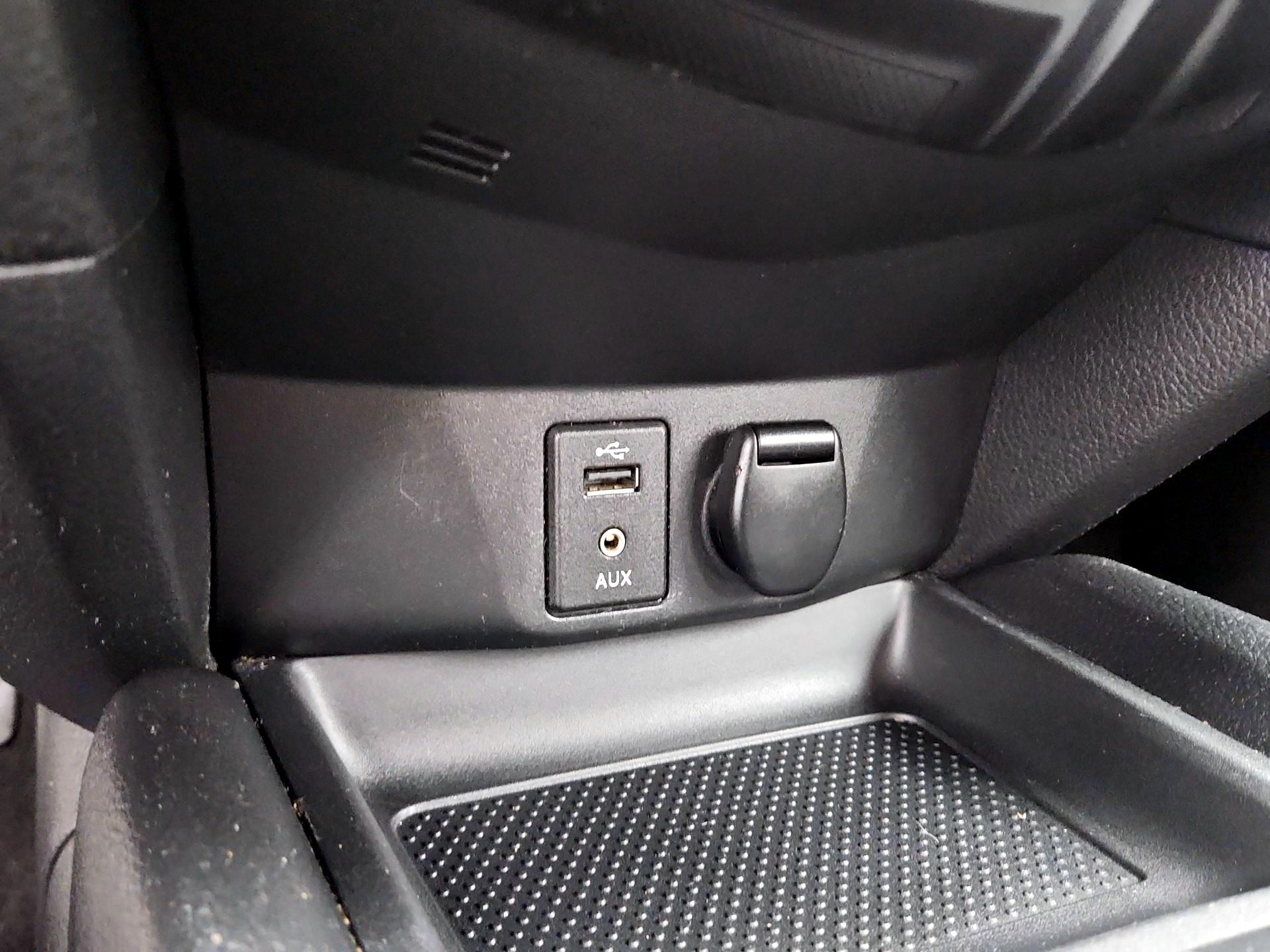 Thumbnail: 2015 Nissan Rogue - 18