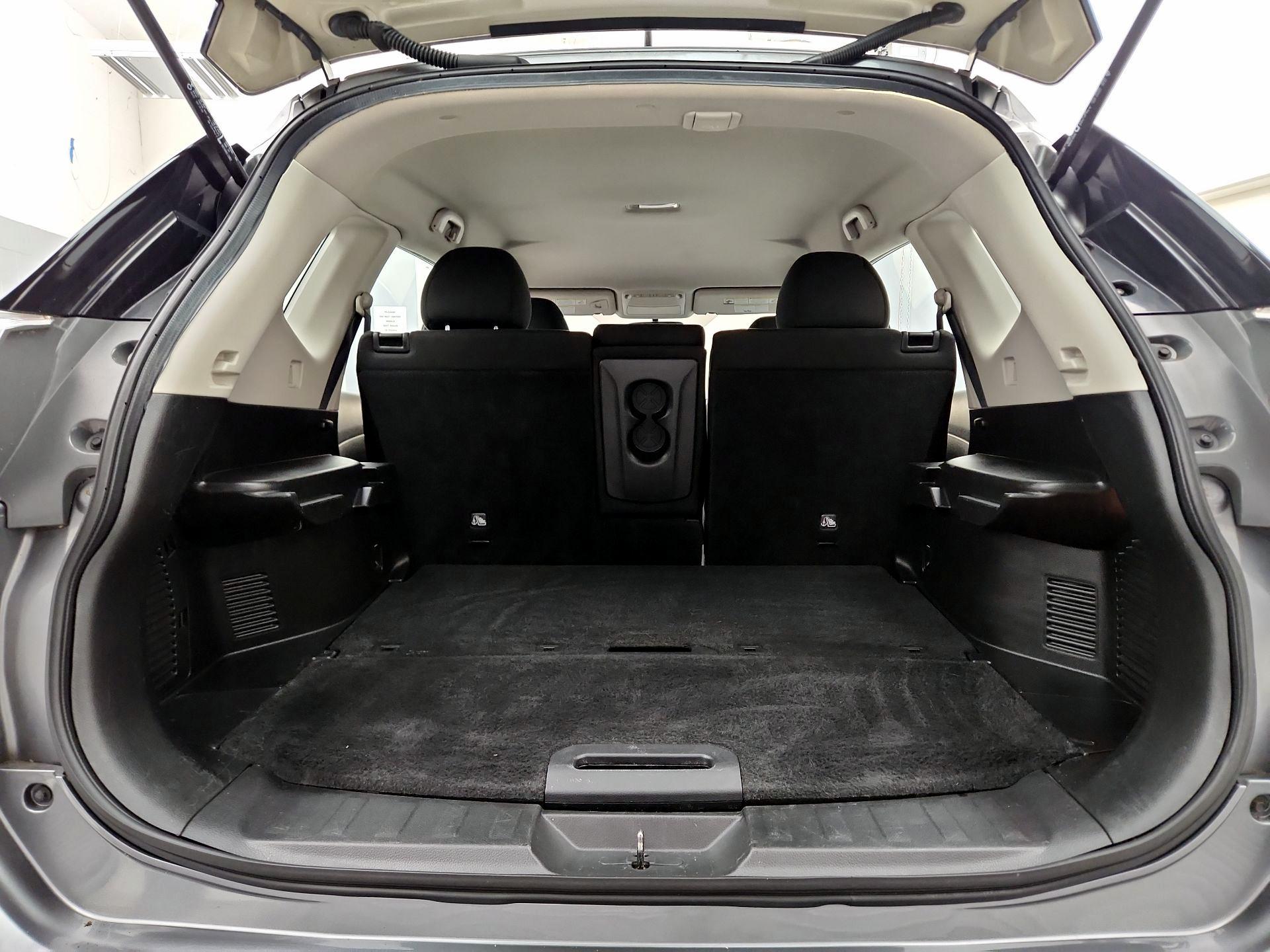 Thumbnail: 2015 Nissan Rogue - 20