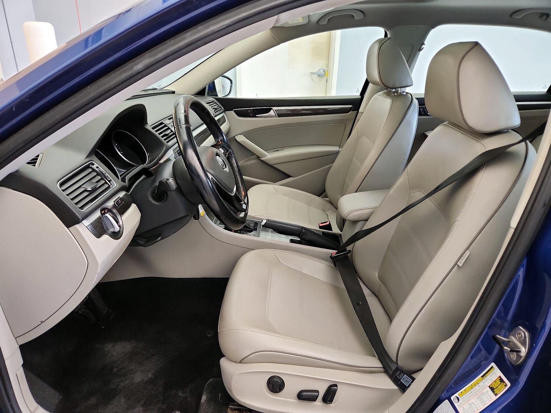 Thumbnail: 2016 Volkswagen Passat - 11