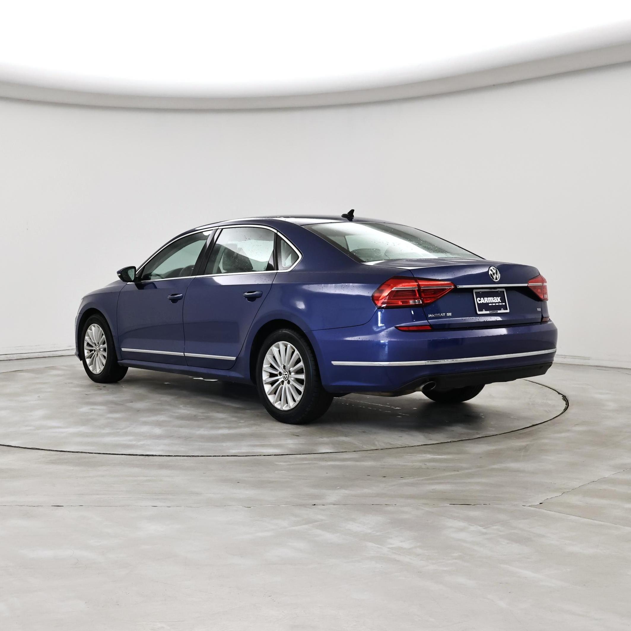 Thumbnail: 2016 Volkswagen Passat - 2