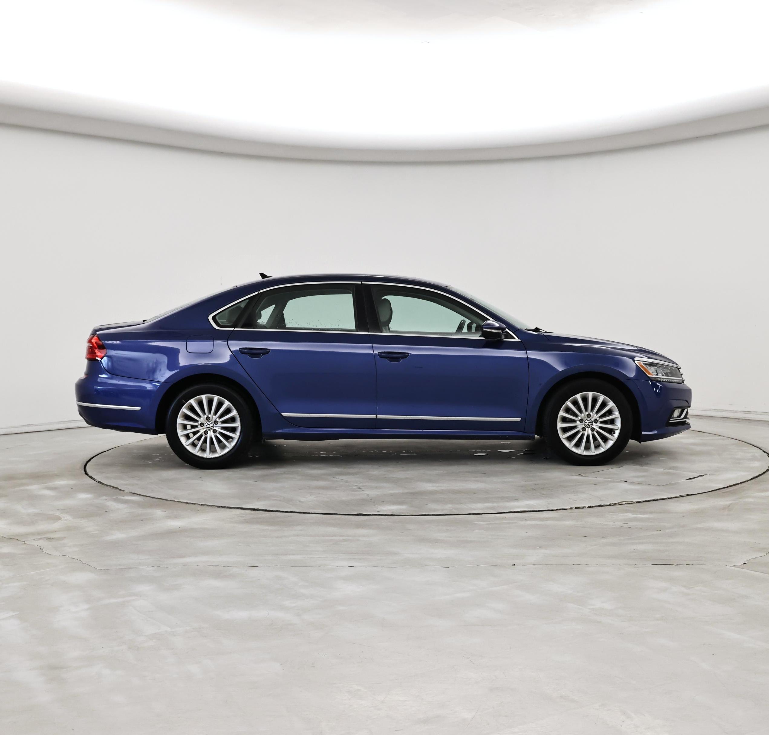 Thumbnail: 2016 Volkswagen Passat - 7