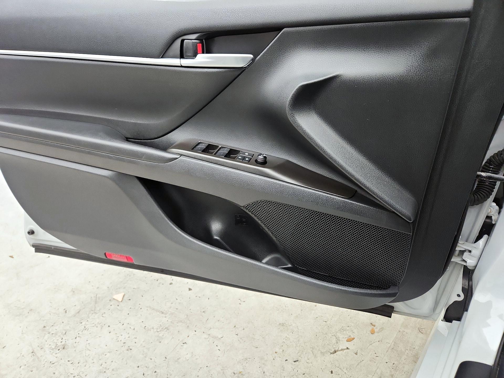 Thumbnail: 2023 Toyota Camry - 12