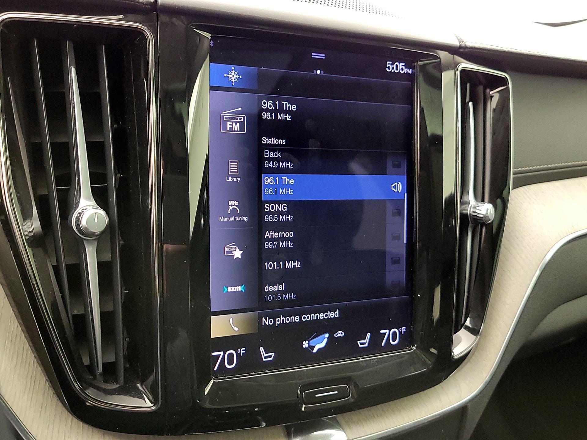 Thumbnail: 2021 Volvo XC60 - 16