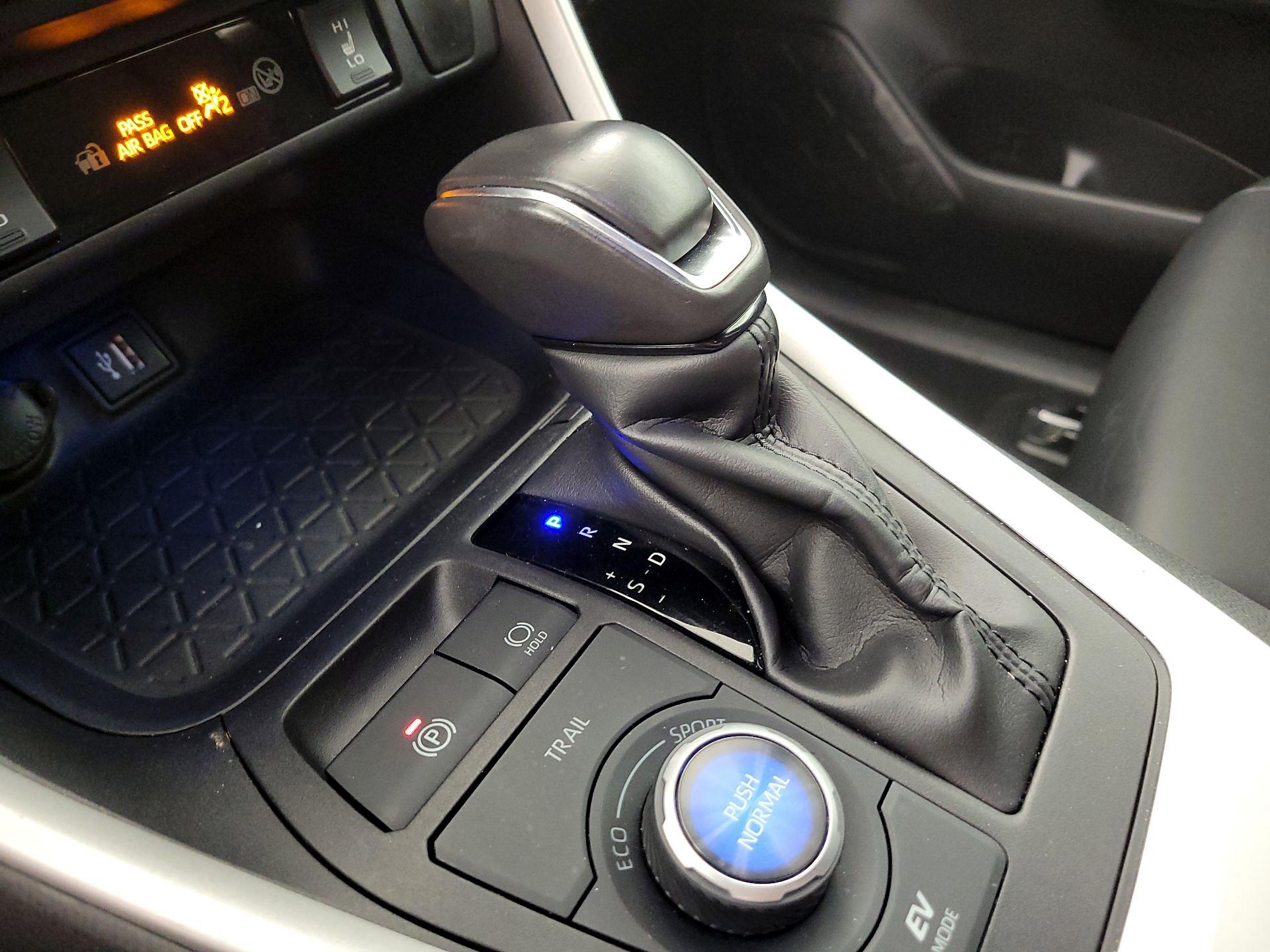 Thumbnail: 2024 Toyota RAV4 - 17