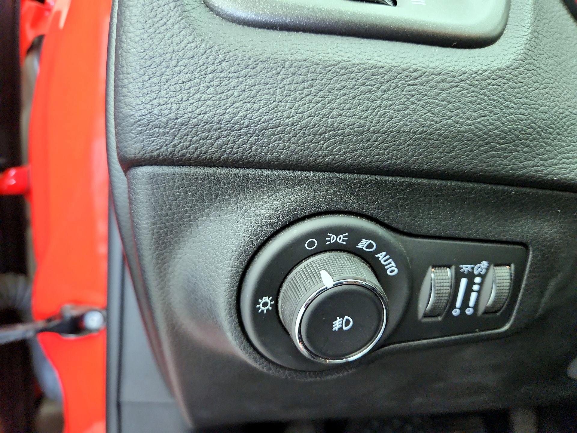 Thumbnail: 2018 Jeep Compass - 13