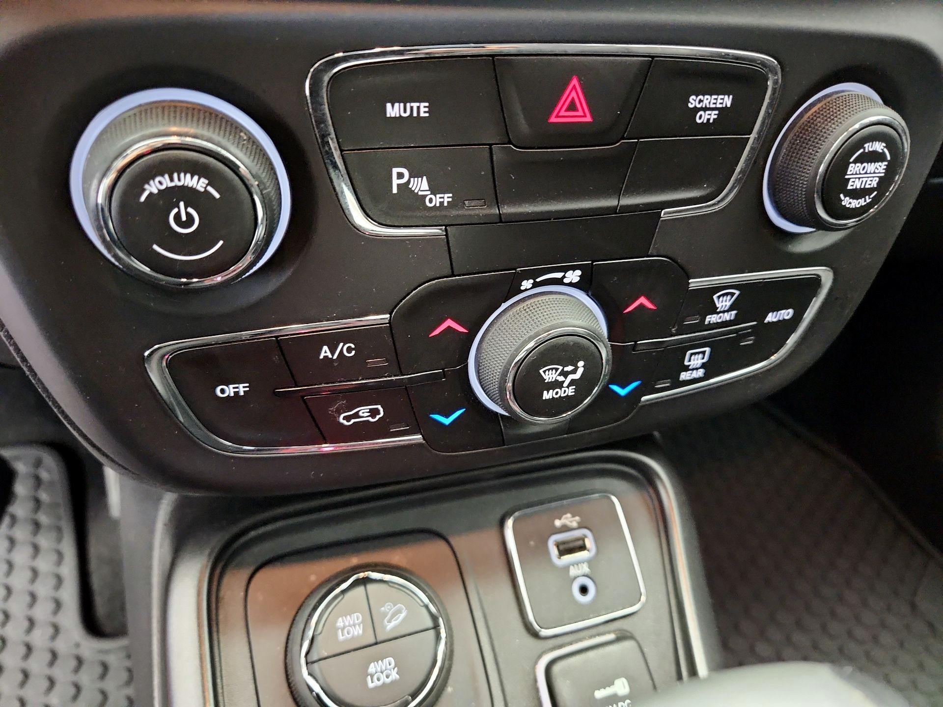 Thumbnail: 2018 Jeep Compass - 16