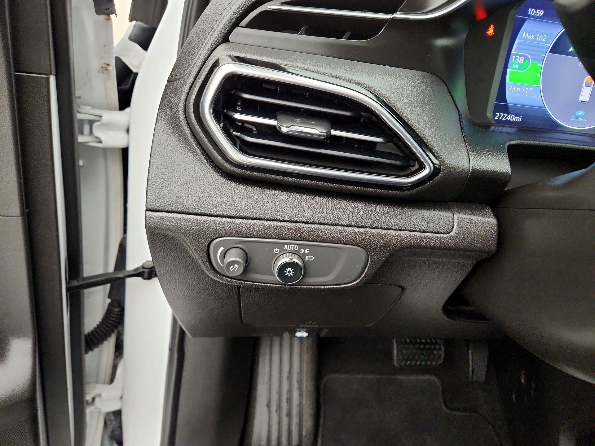 Thumbnail: 2023 Chevrolet Bolt EUV - 13