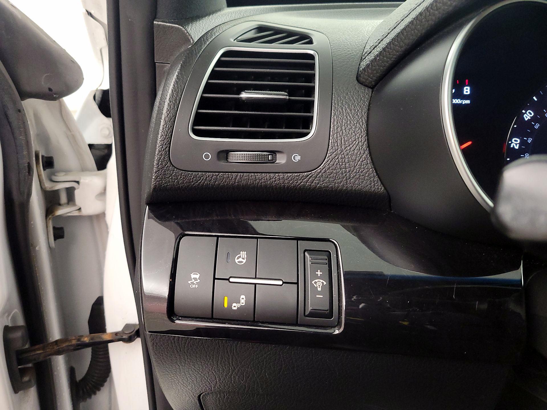 Thumbnail: 2014 Kia Sorento - 13