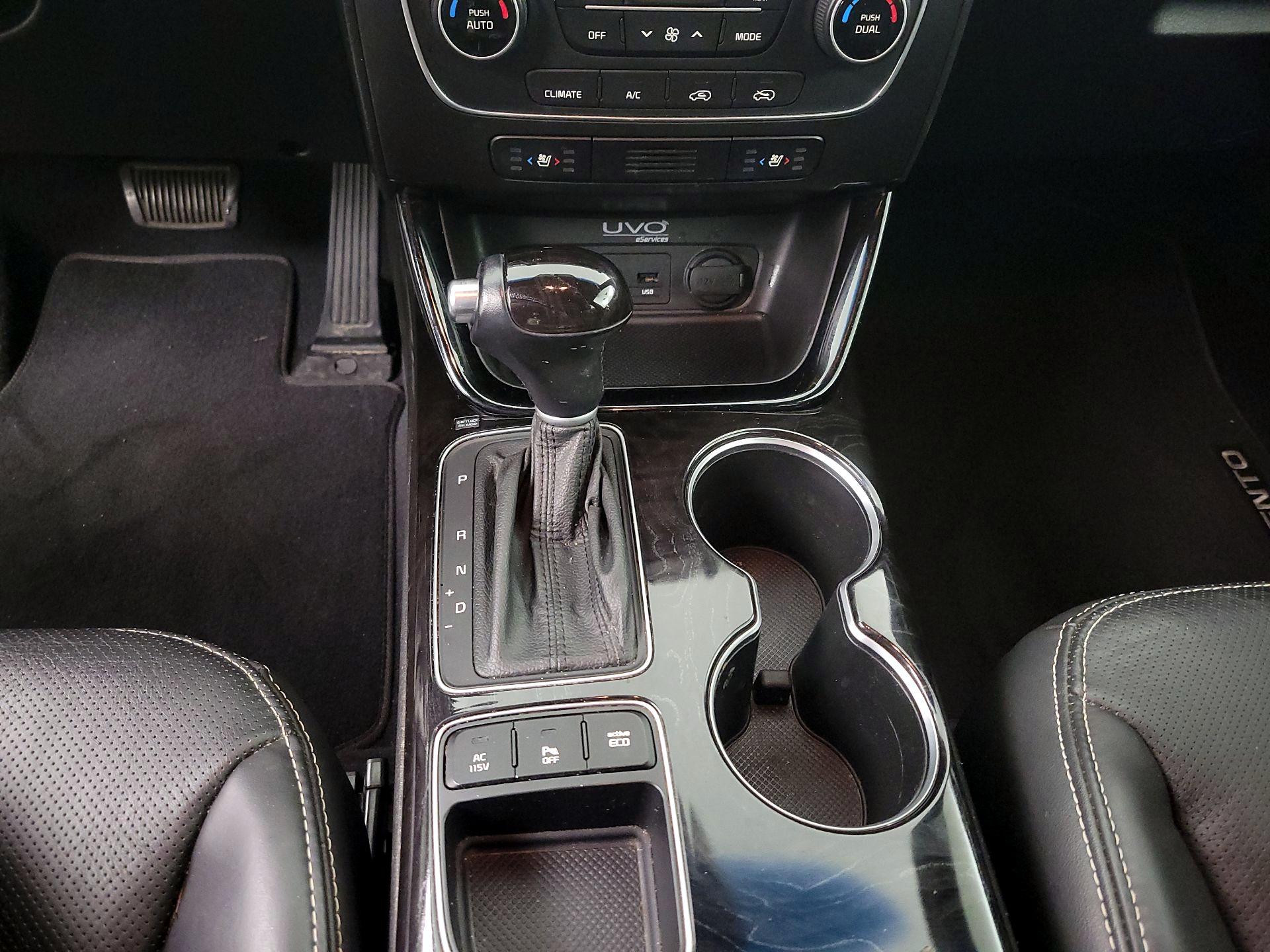 Thumbnail: 2014 Kia Sorento - 18