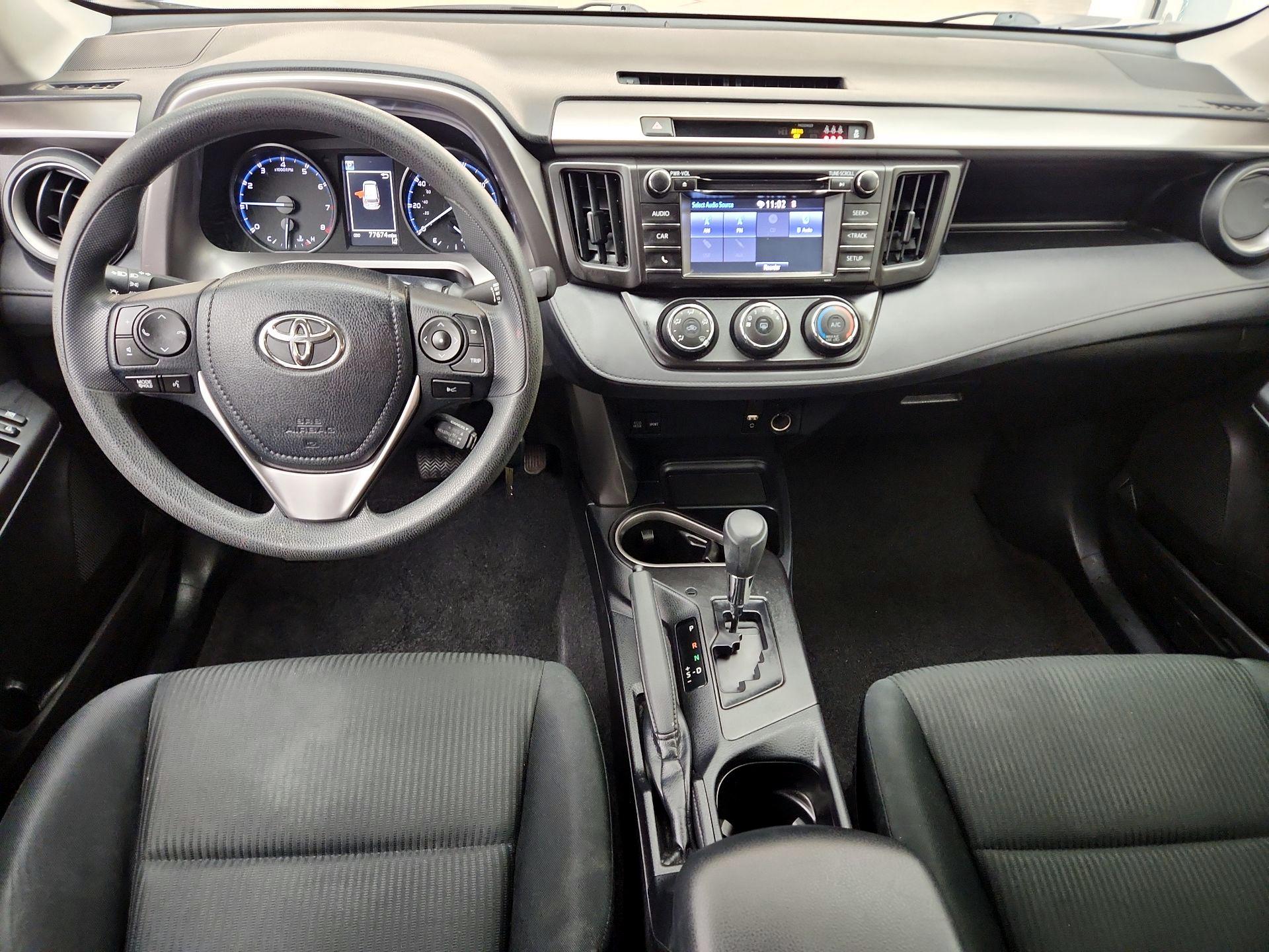 Thumbnail: 2018 Toyota RAV4 - 9