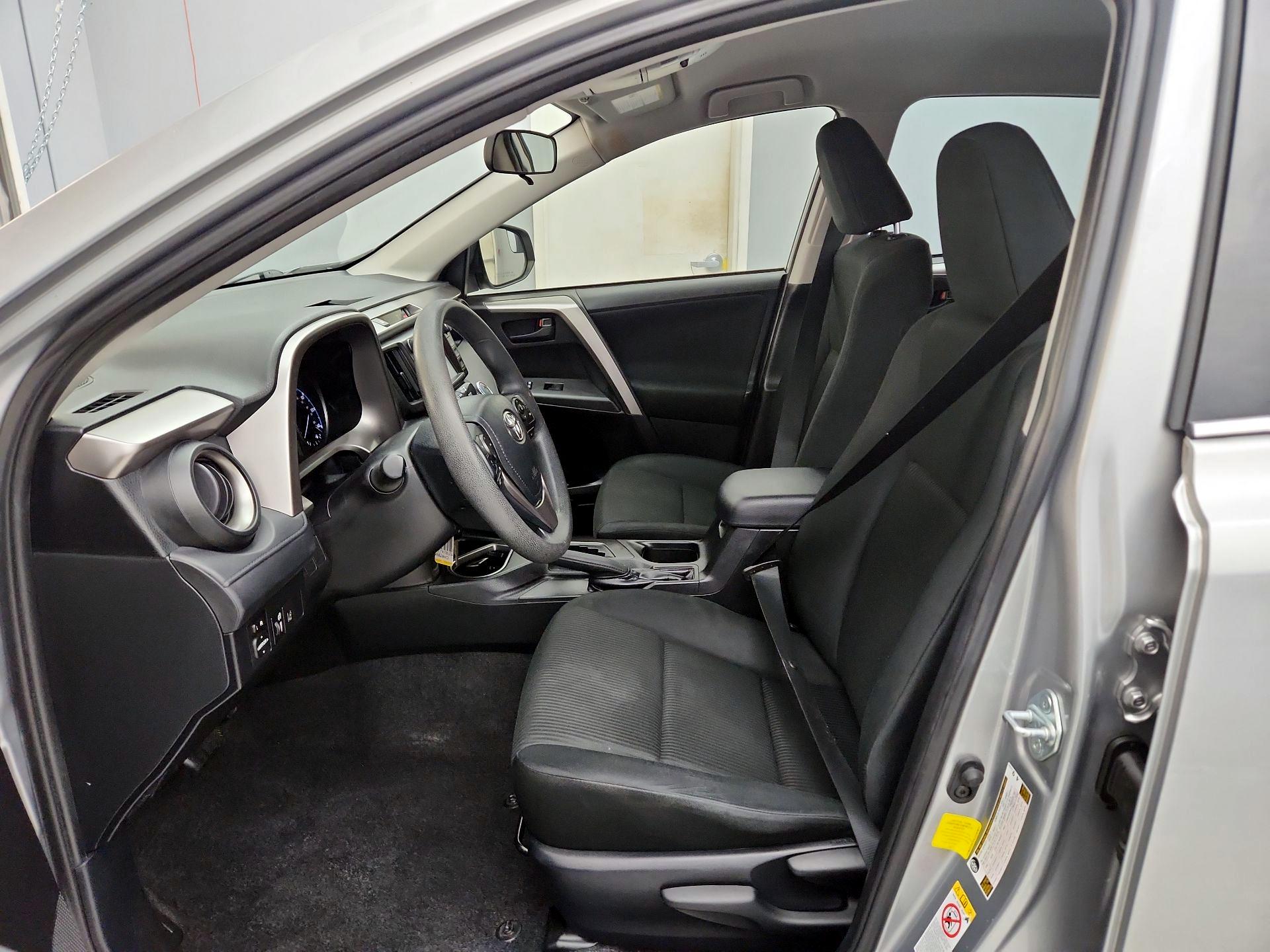 Thumbnail: 2018 Toyota RAV4 - 11