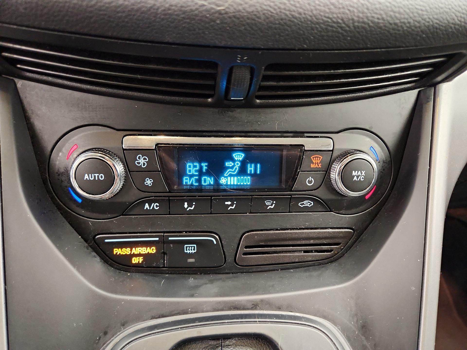 Thumbnail: 2016 Ford Escape - 17