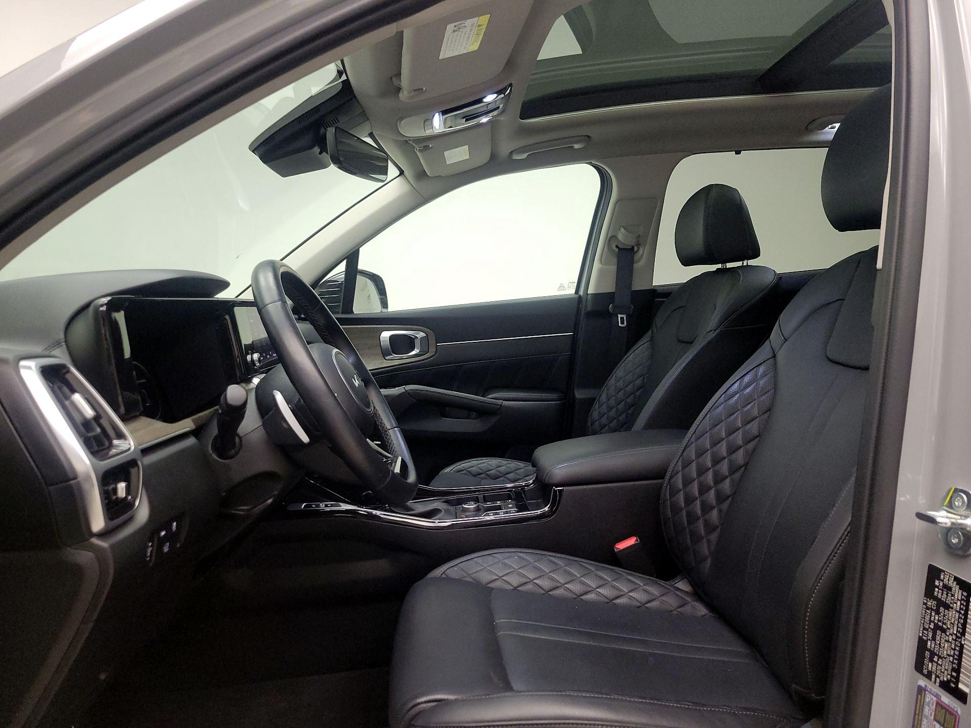 Thumbnail: 2023 Kia Sorento - 11