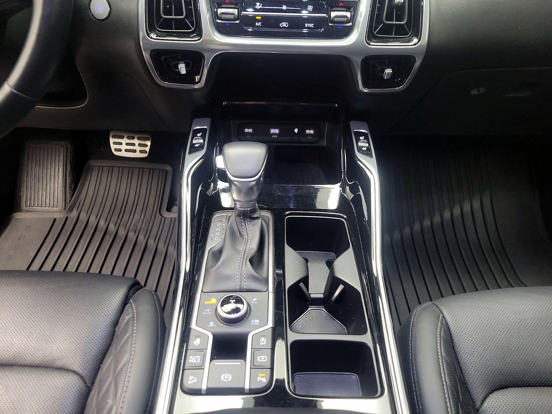 Thumbnail: 2023 Kia Sorento - 18