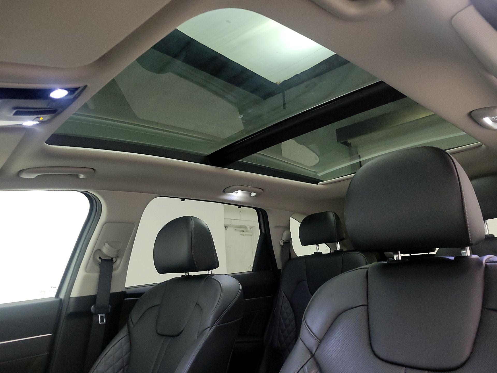 Thumbnail: 2023 Kia Sorento - 20